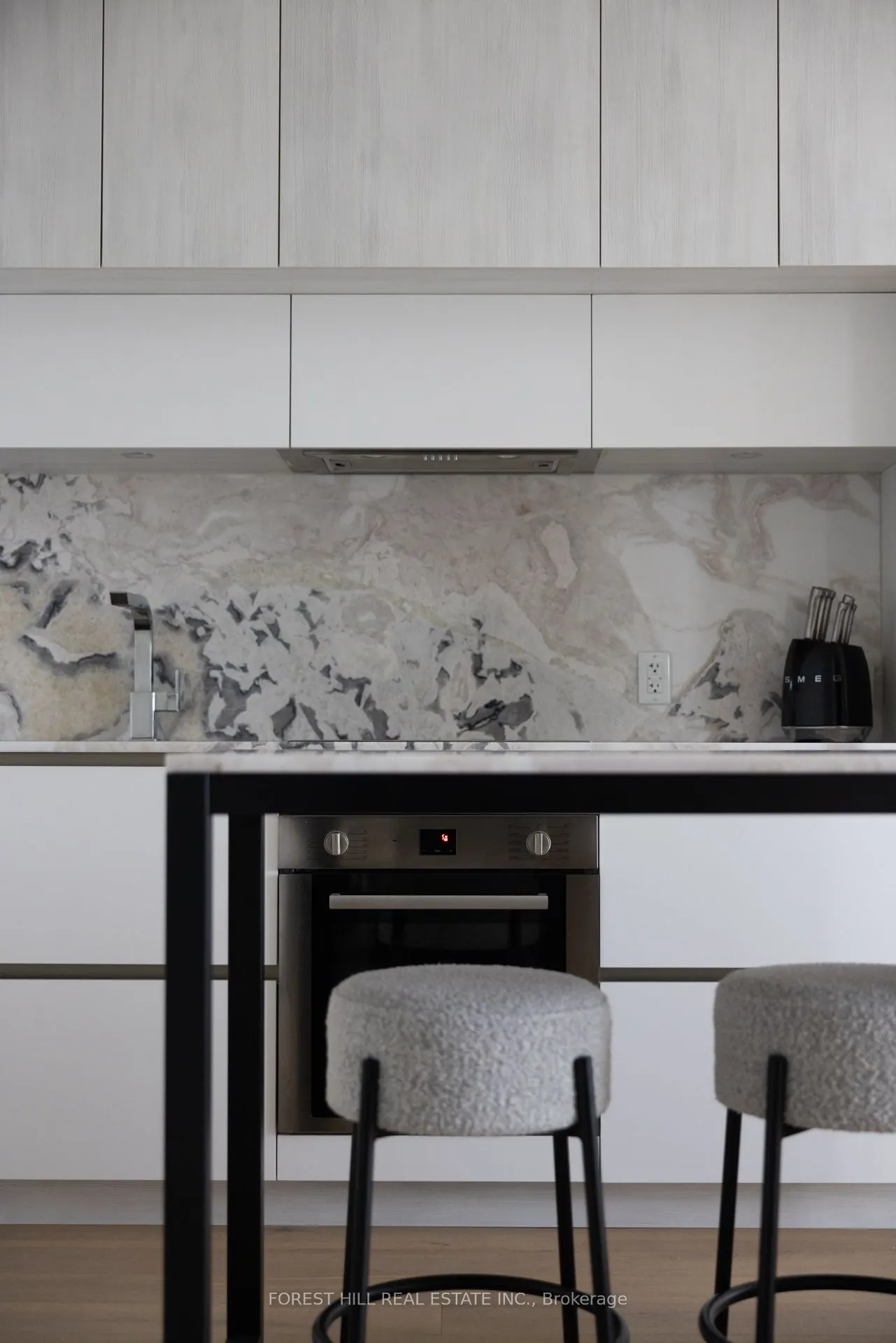 151 Avenue Road #510
