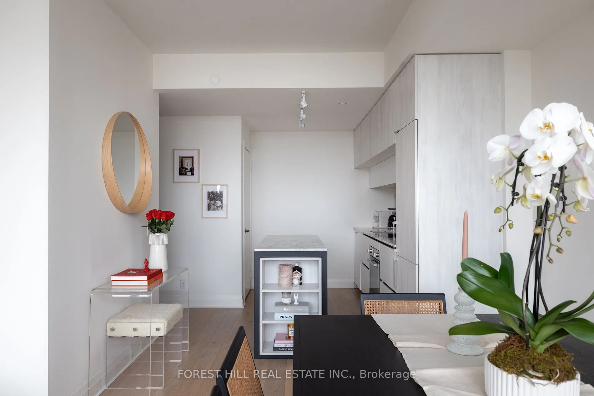 151 Avenue Road #510