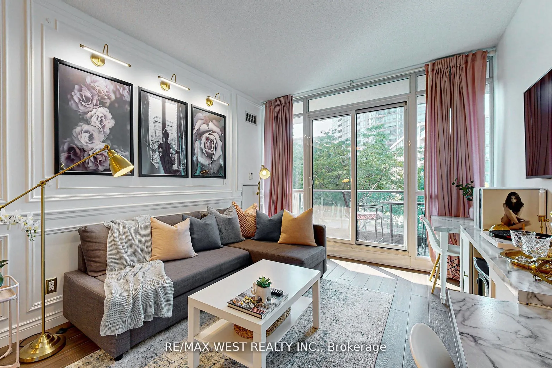 209 Fort York Boulevard #355