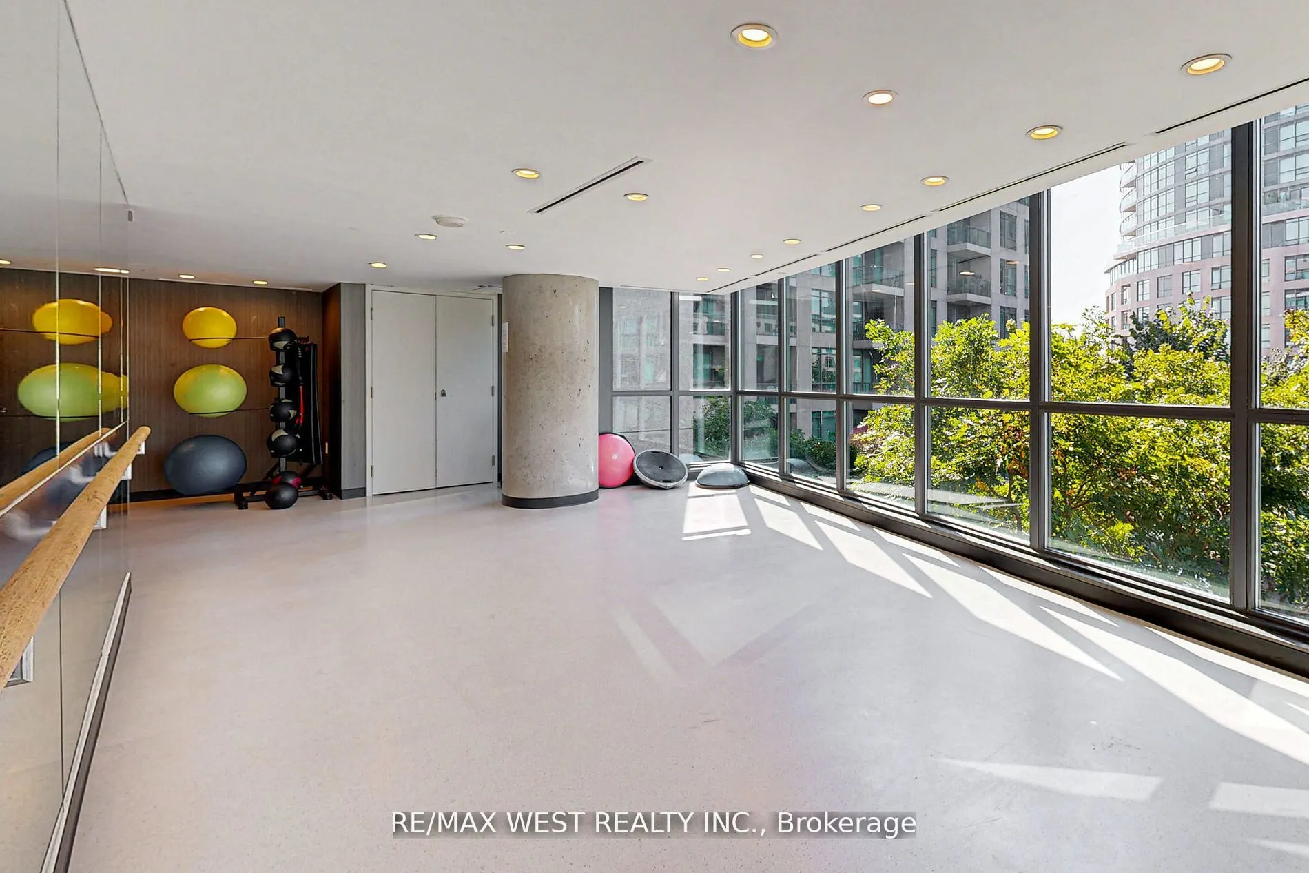 209 Fort York Boulevard #355