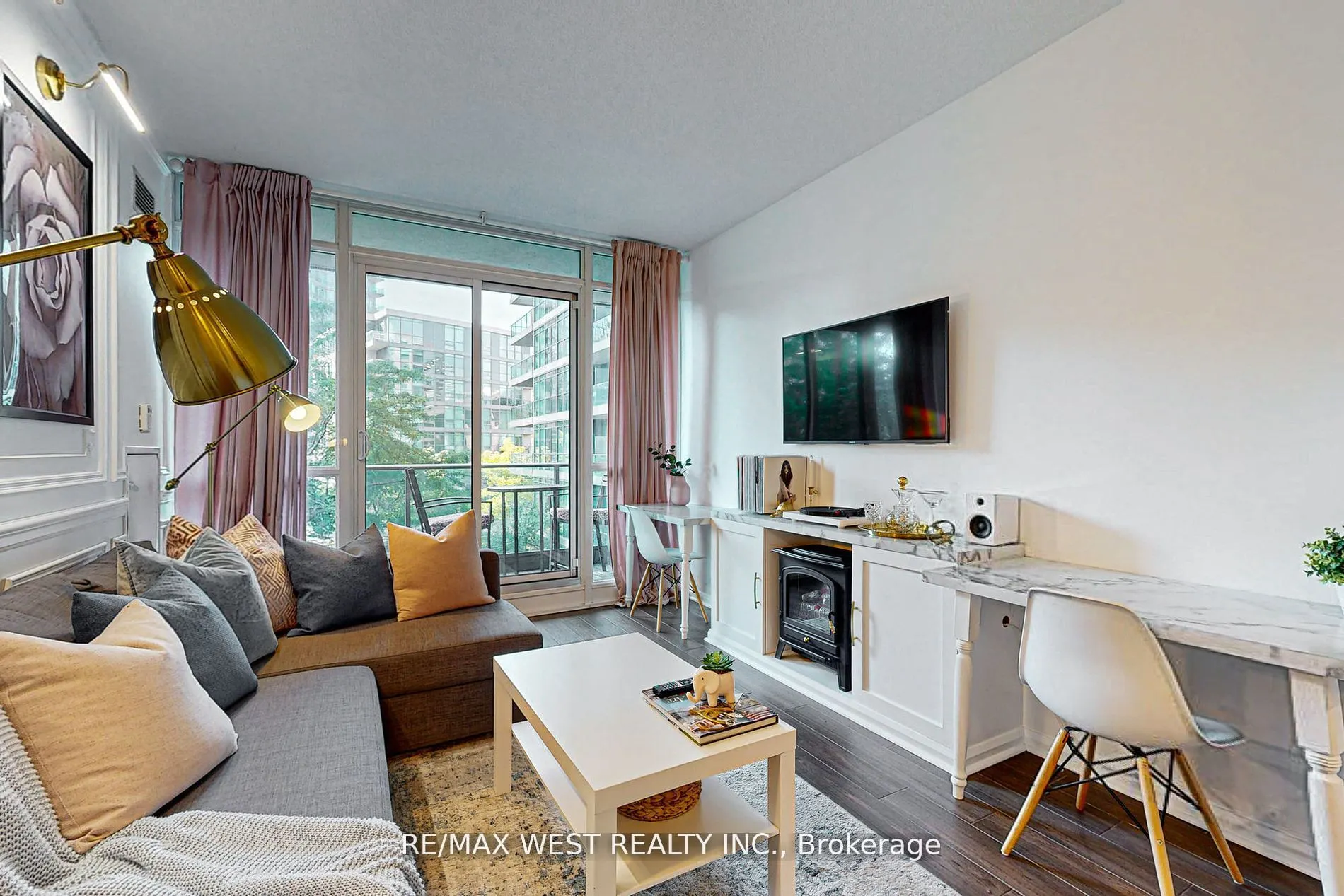 209 Fort York Boulevard #355