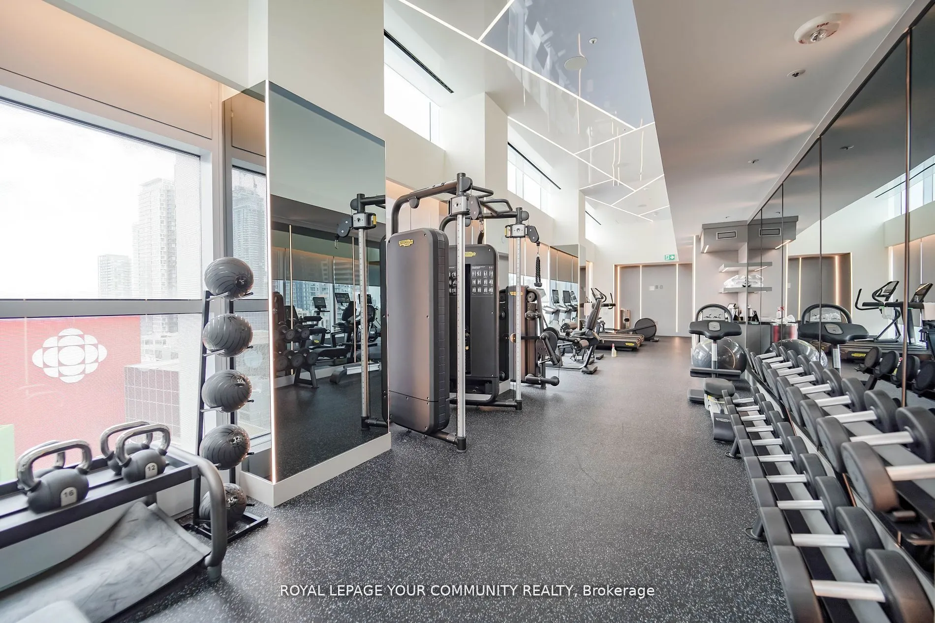 183 Wellington Street W, #3903