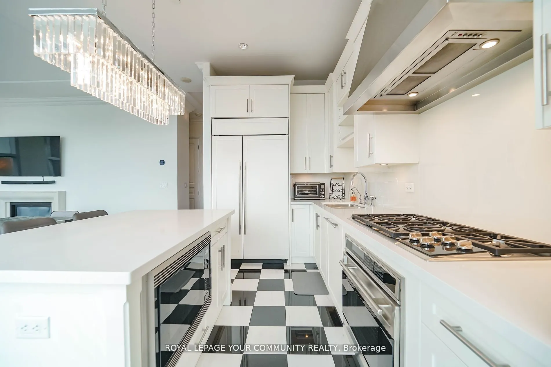 183 Wellington Street W, #3903