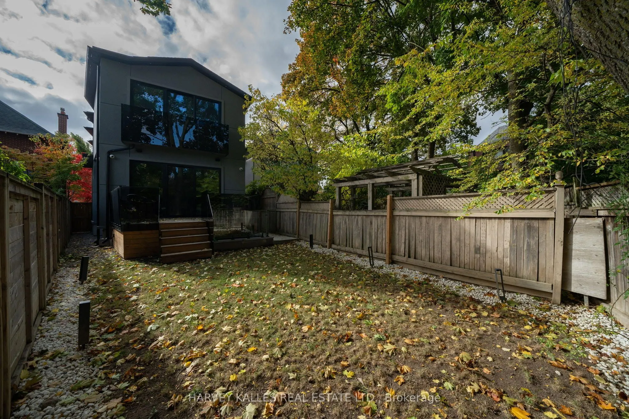 4 Douglas Crescent