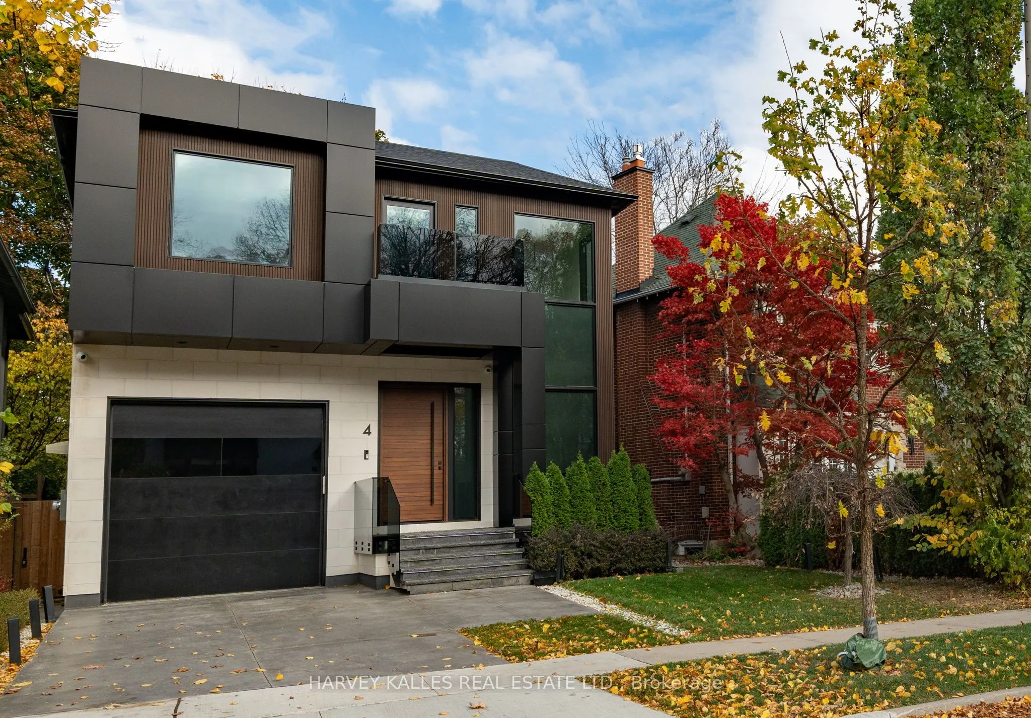 4 Douglas Crescent