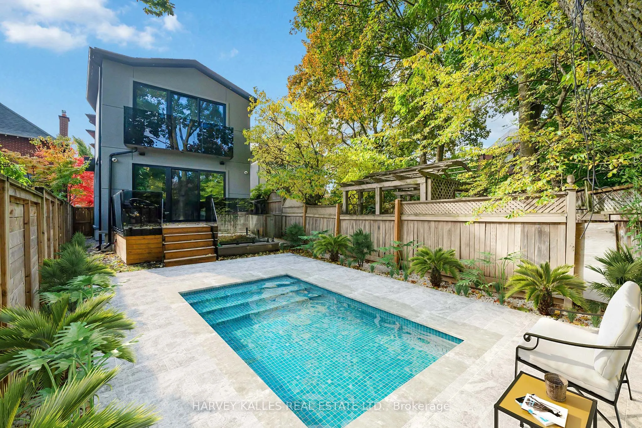 4 Douglas Crescent