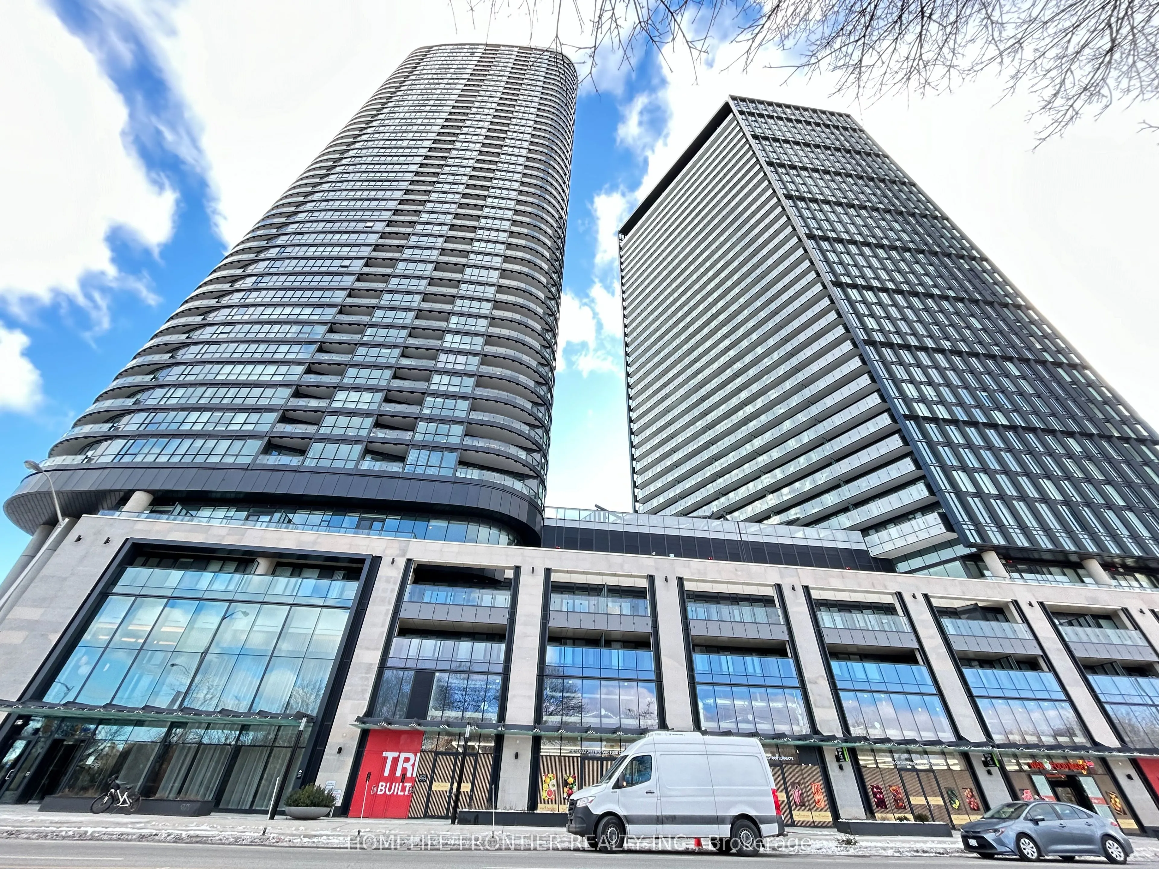 585 Bloor Street E, #2219