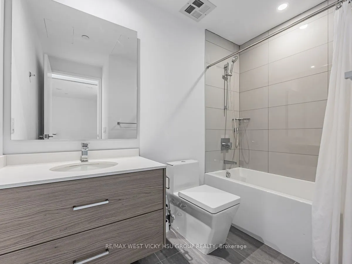 488 University Avenue, #5202