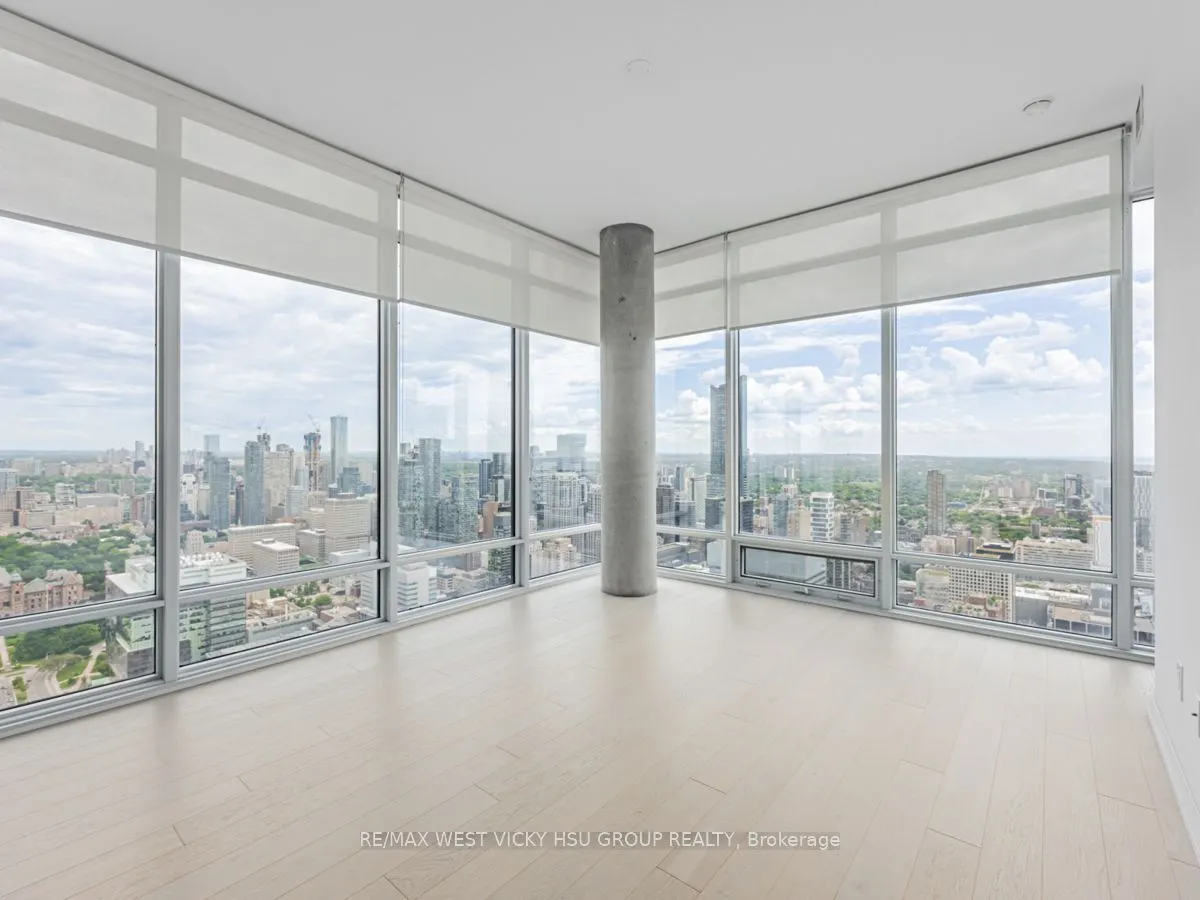 488 University Avenue, #5202