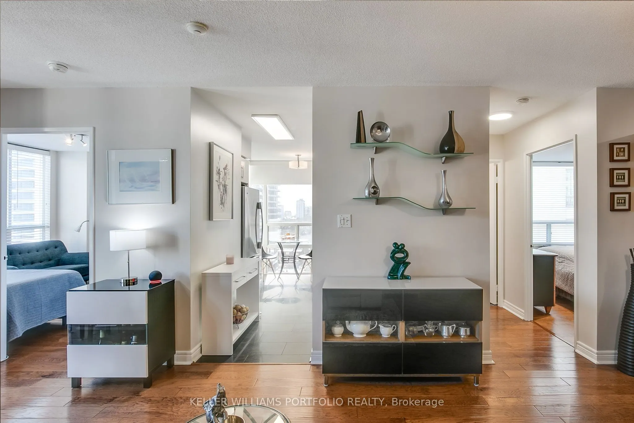 43 Eglinton Avenue E, #1009