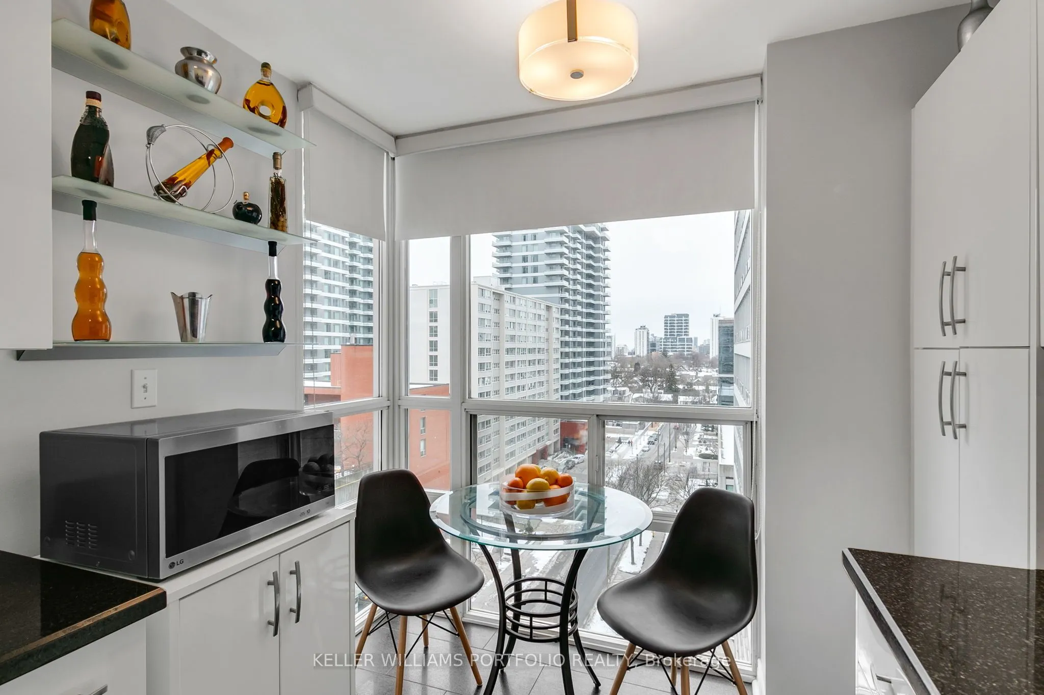 43 Eglinton Avenue E, #1009