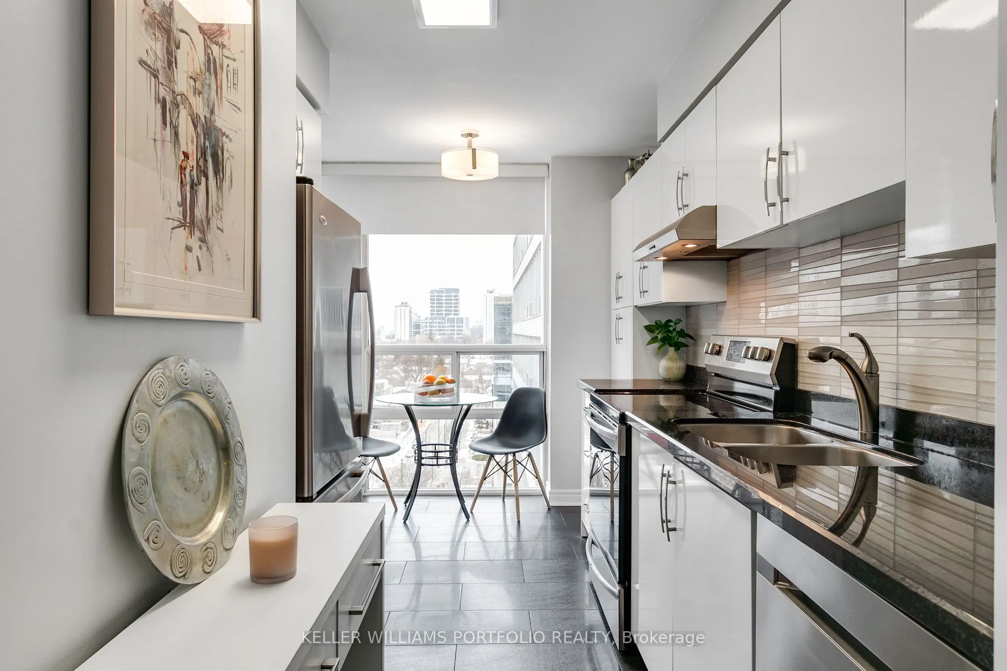 43 Eglinton Avenue E, #1009