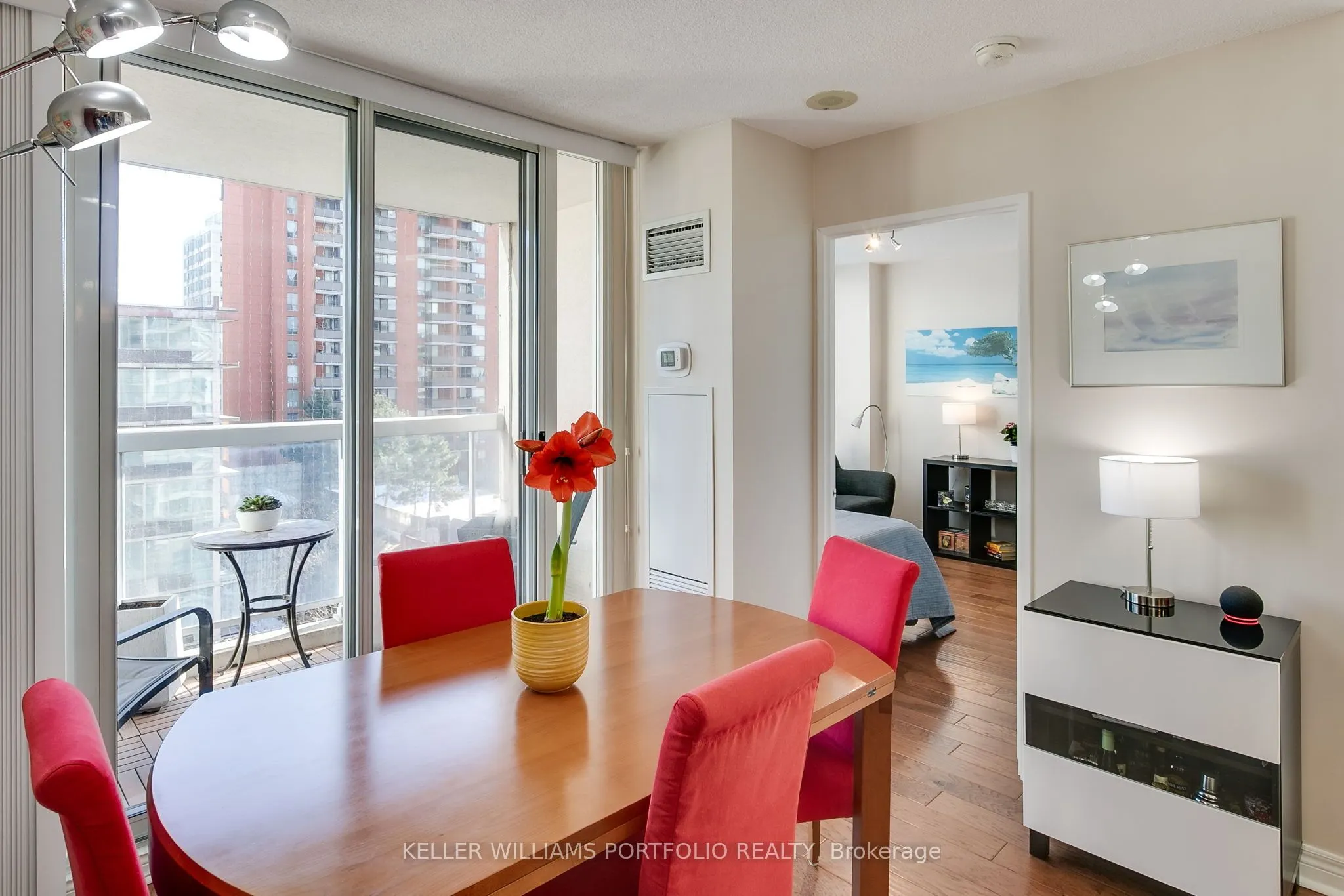 43 Eglinton Avenue E, #1009