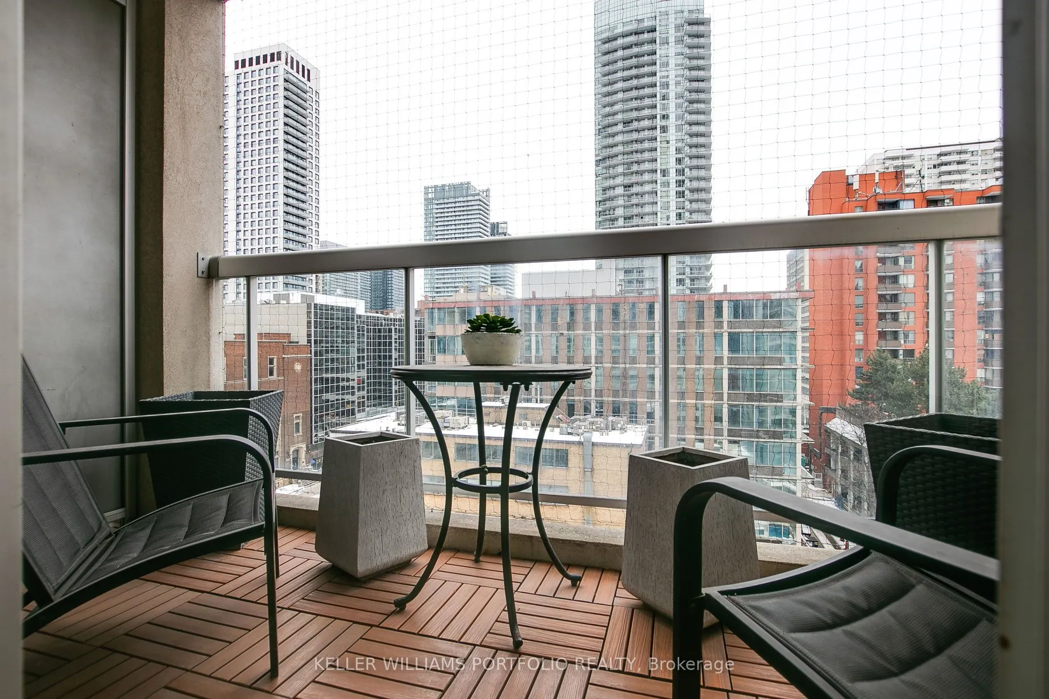 43 Eglinton Avenue E, #1009