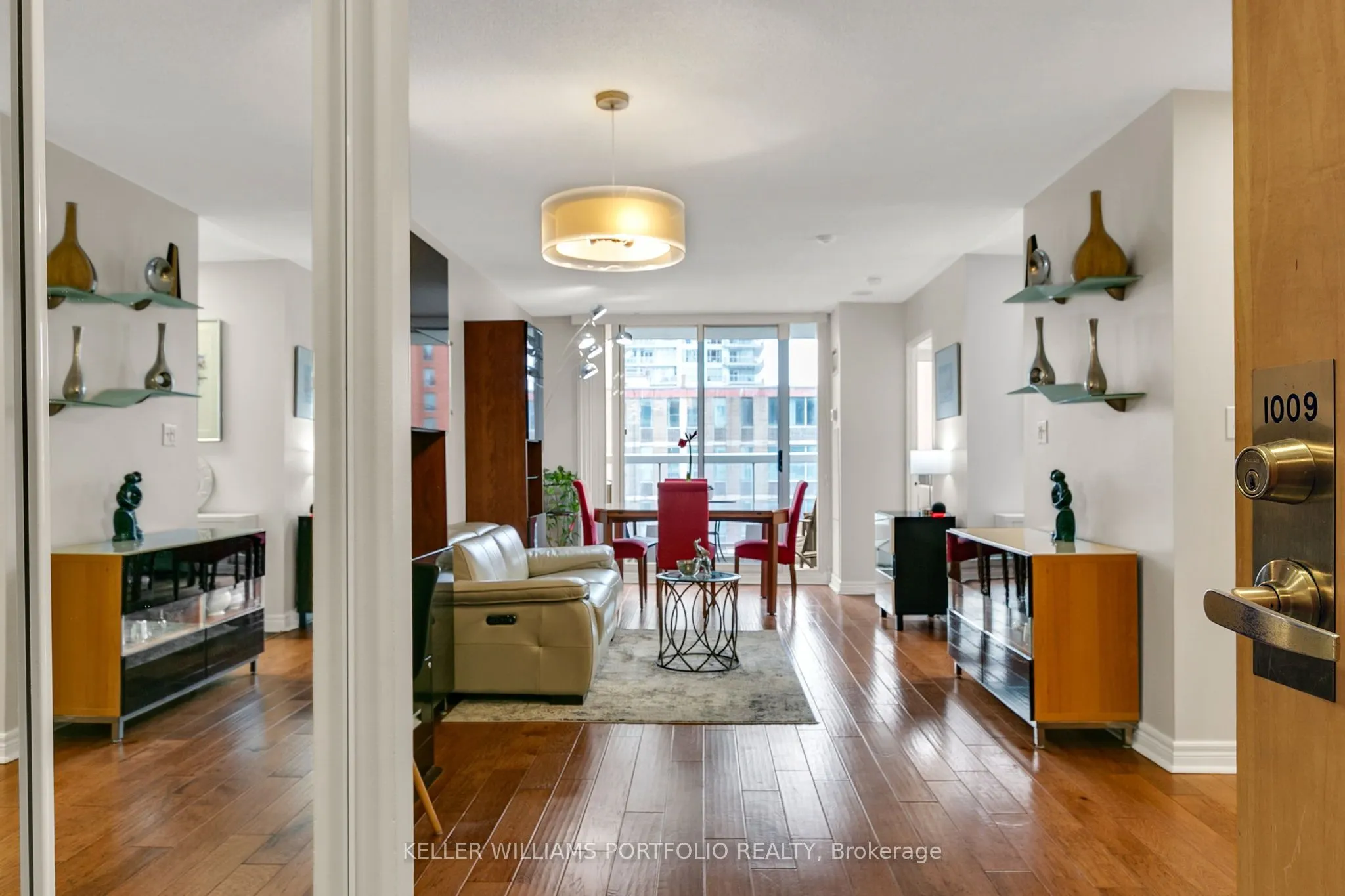 43 Eglinton Avenue E, #1009