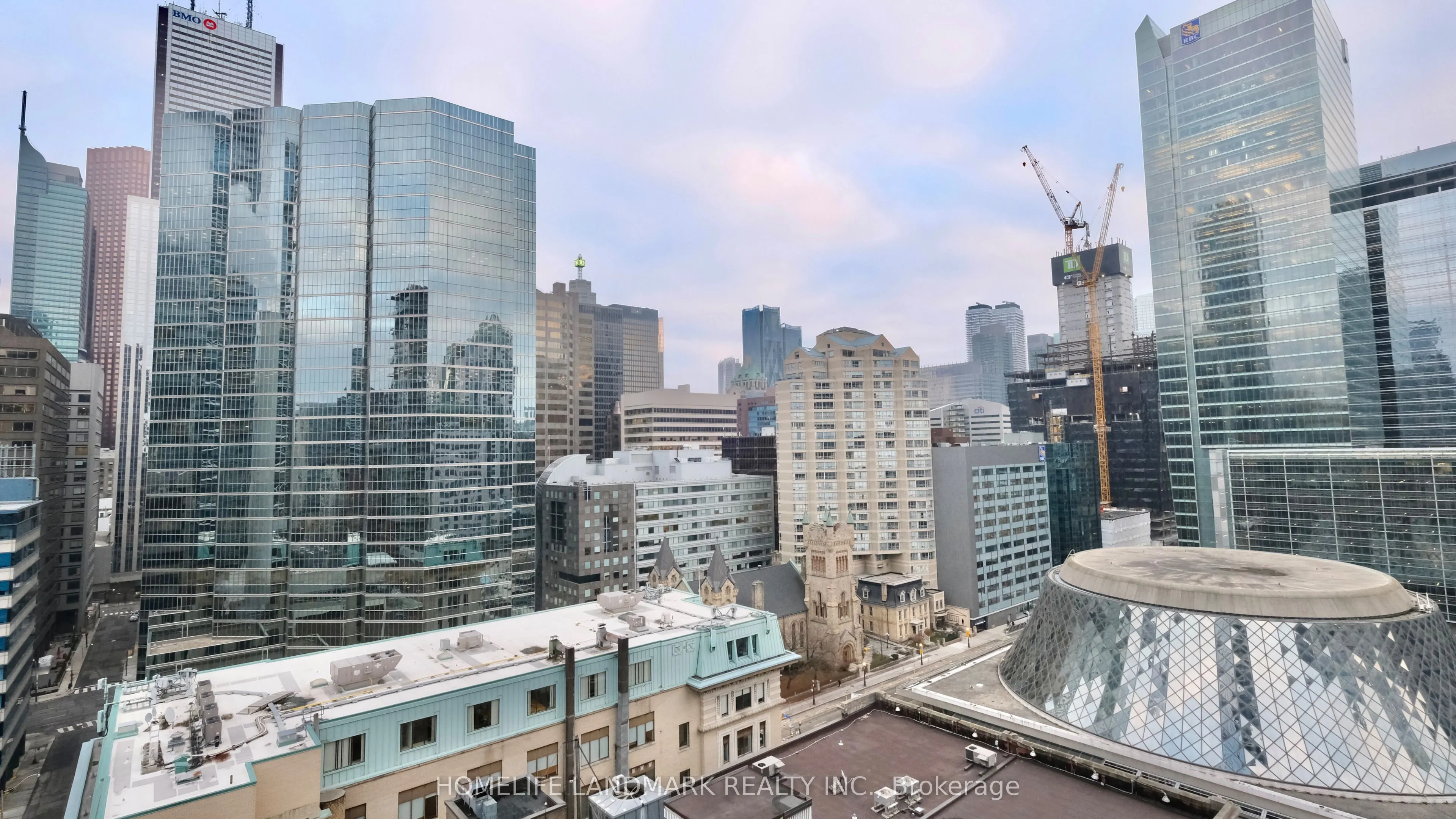224 King Street W #1403