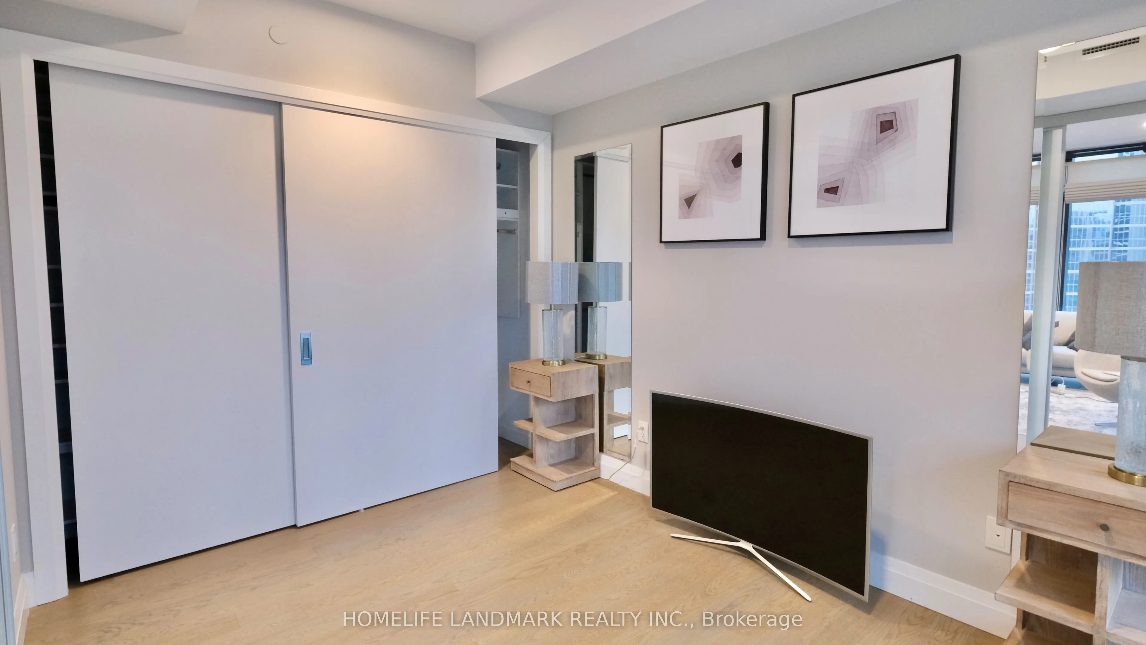 224 King Street W #1403