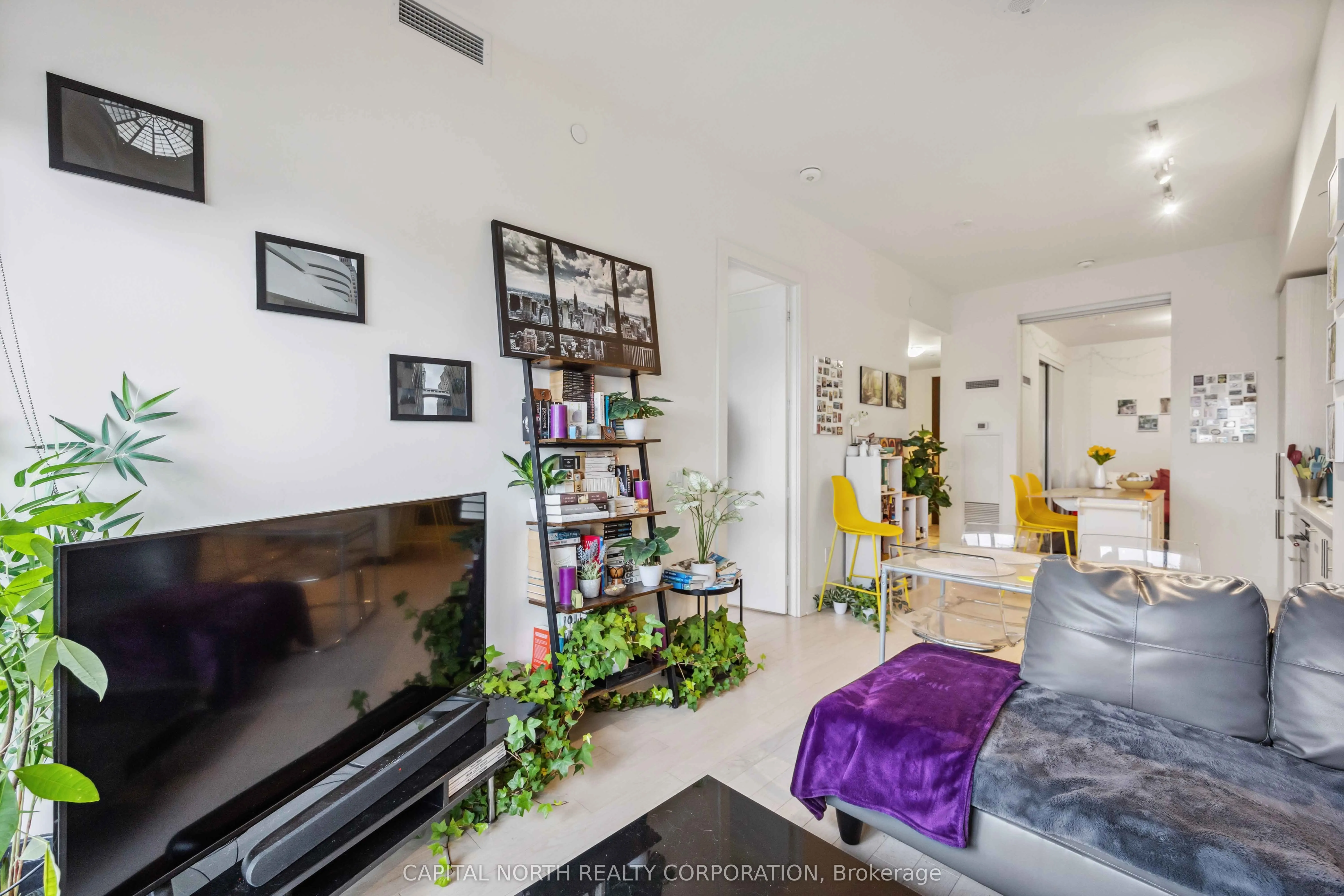 330 Richmond Street W, #2710