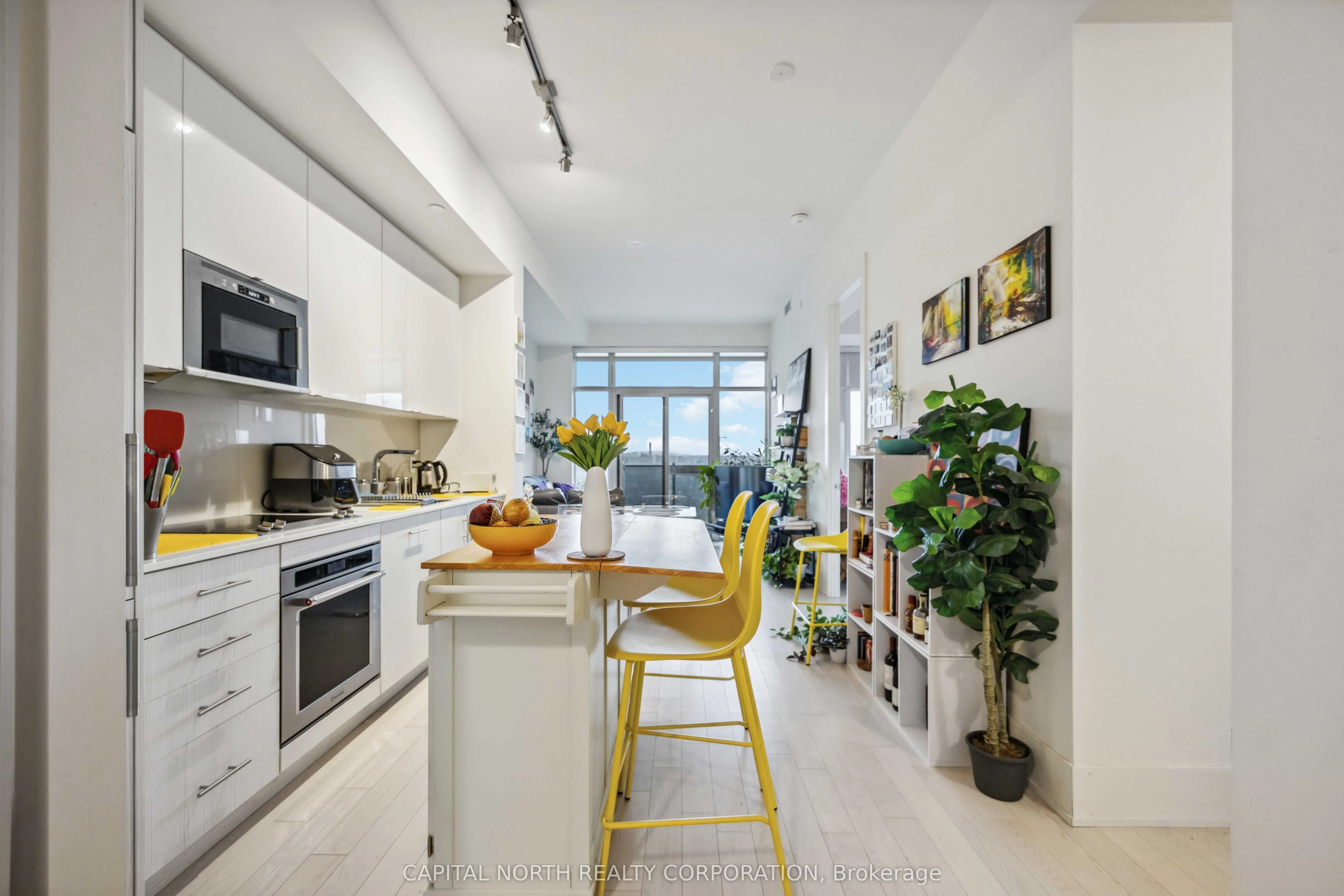 330 Richmond Street W, #2710