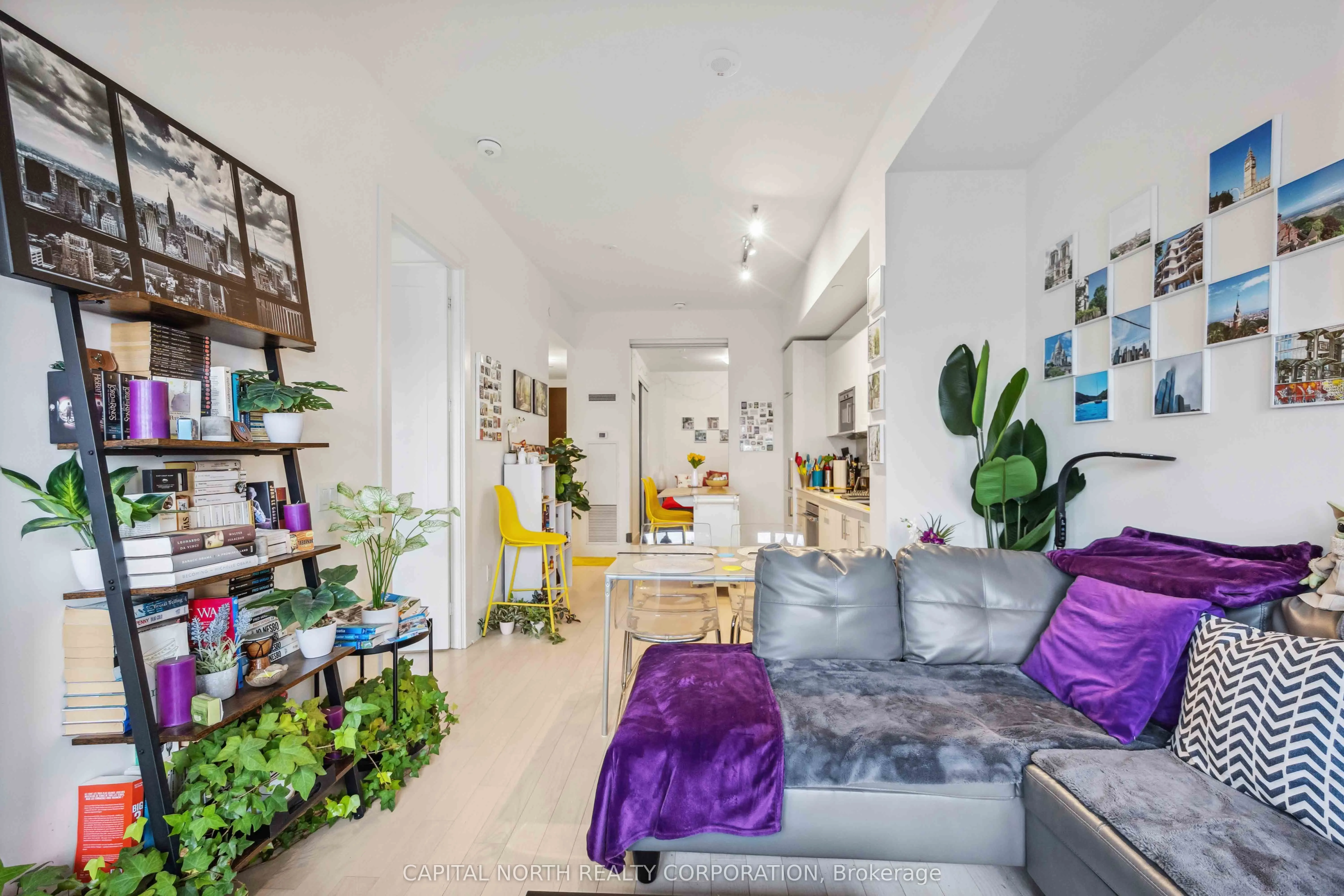 330 Richmond Street W, #2710