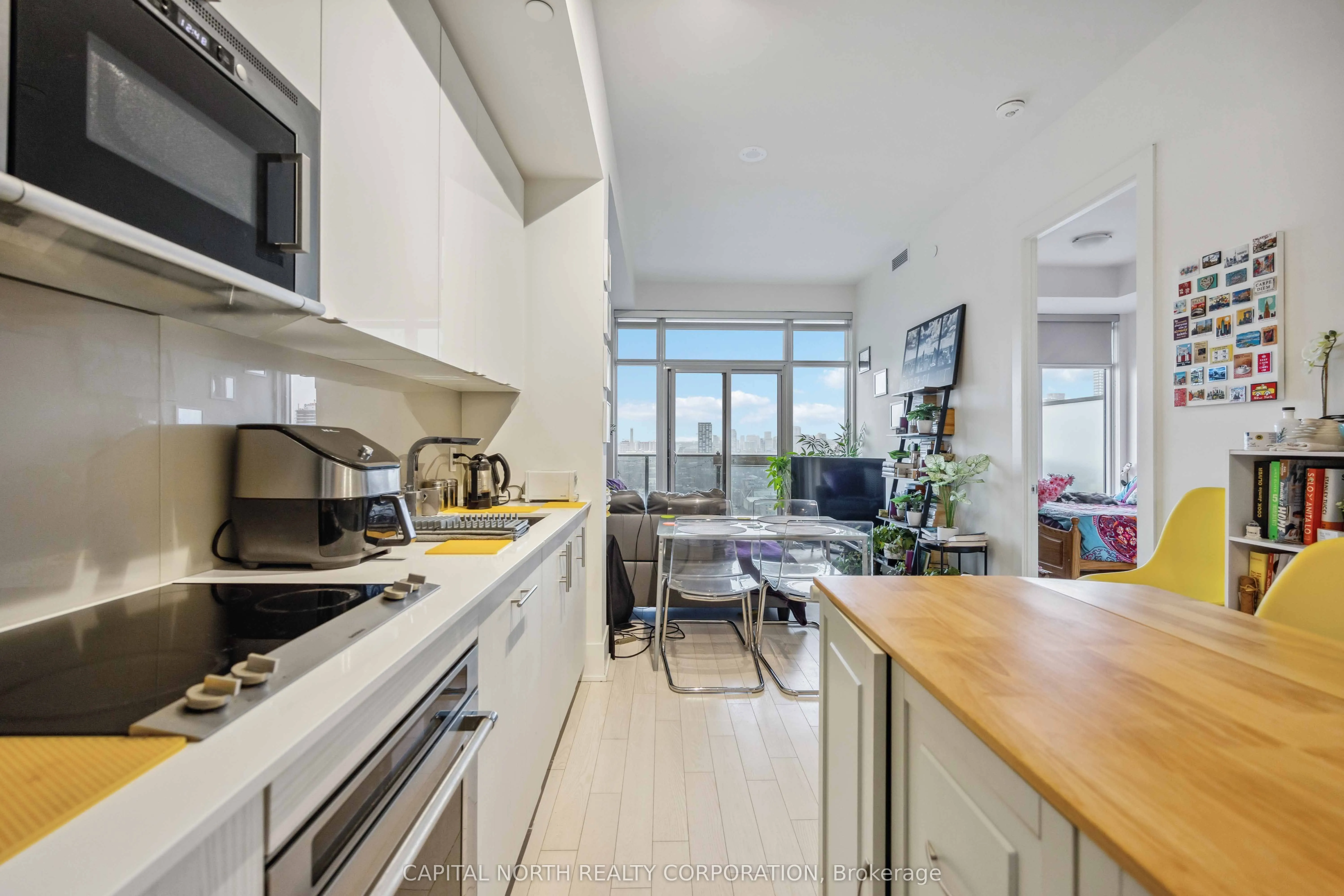 330 Richmond Street W, #2710