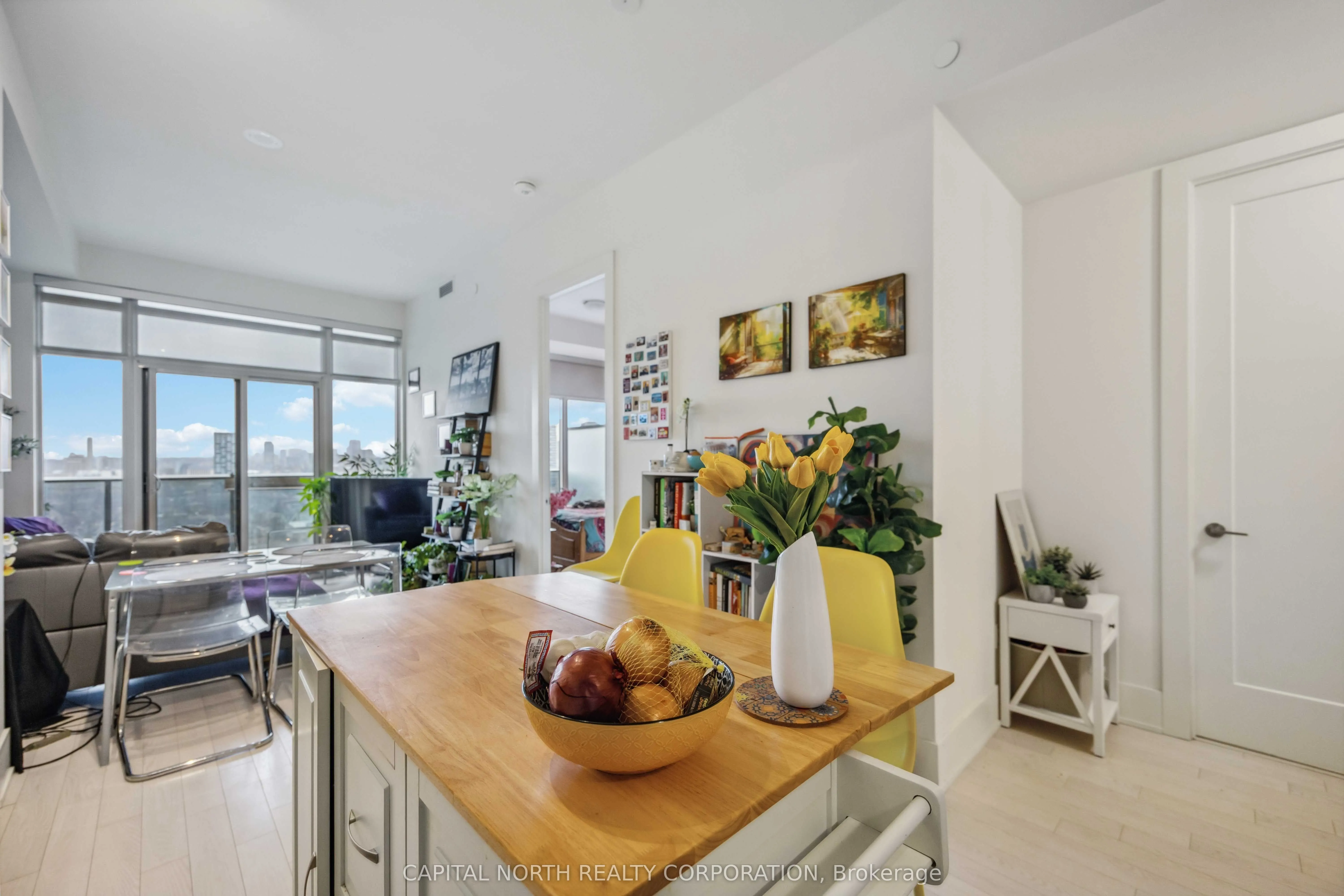 330 Richmond Street W, #2710