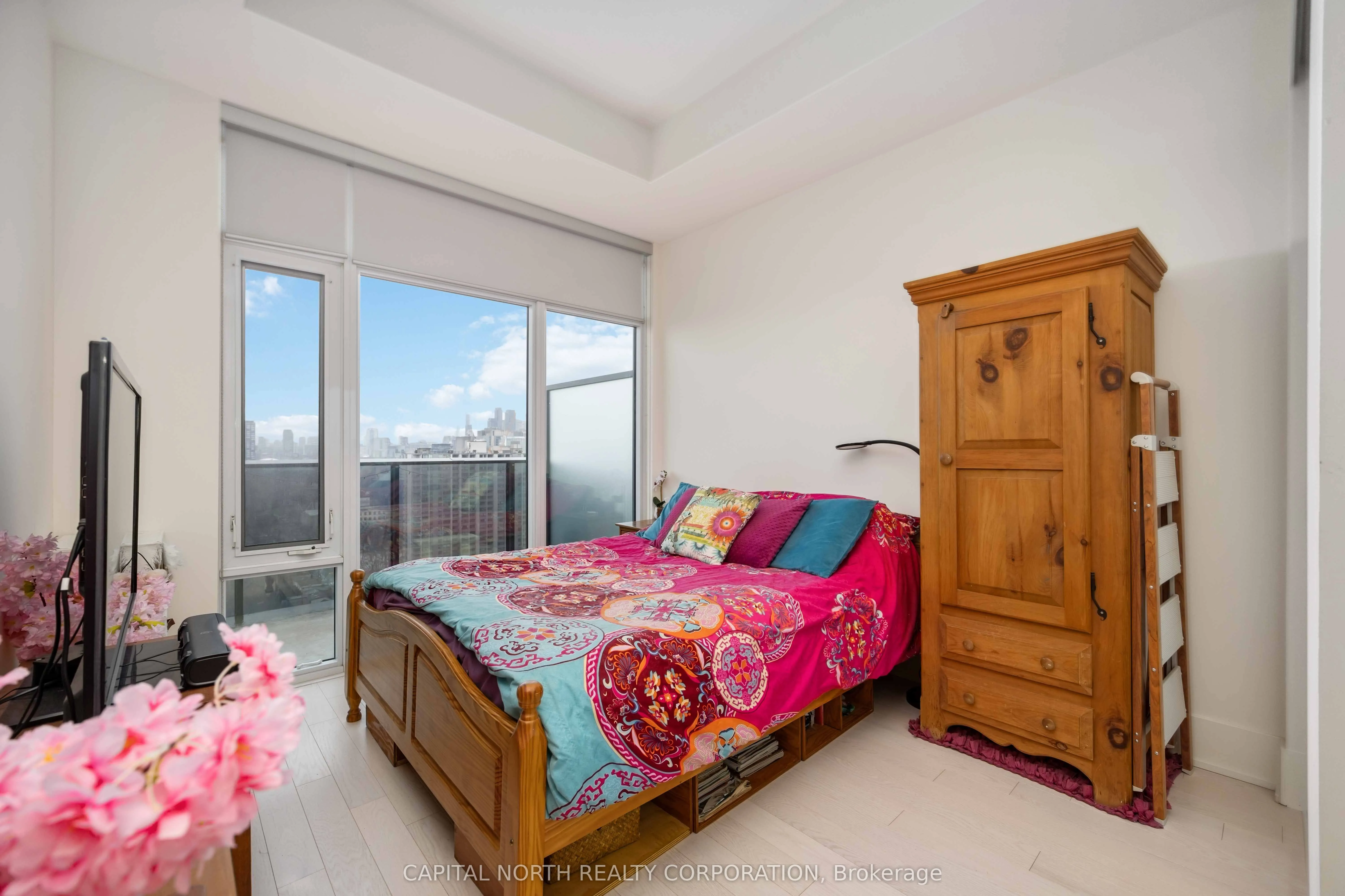 330 Richmond Street W, #2710