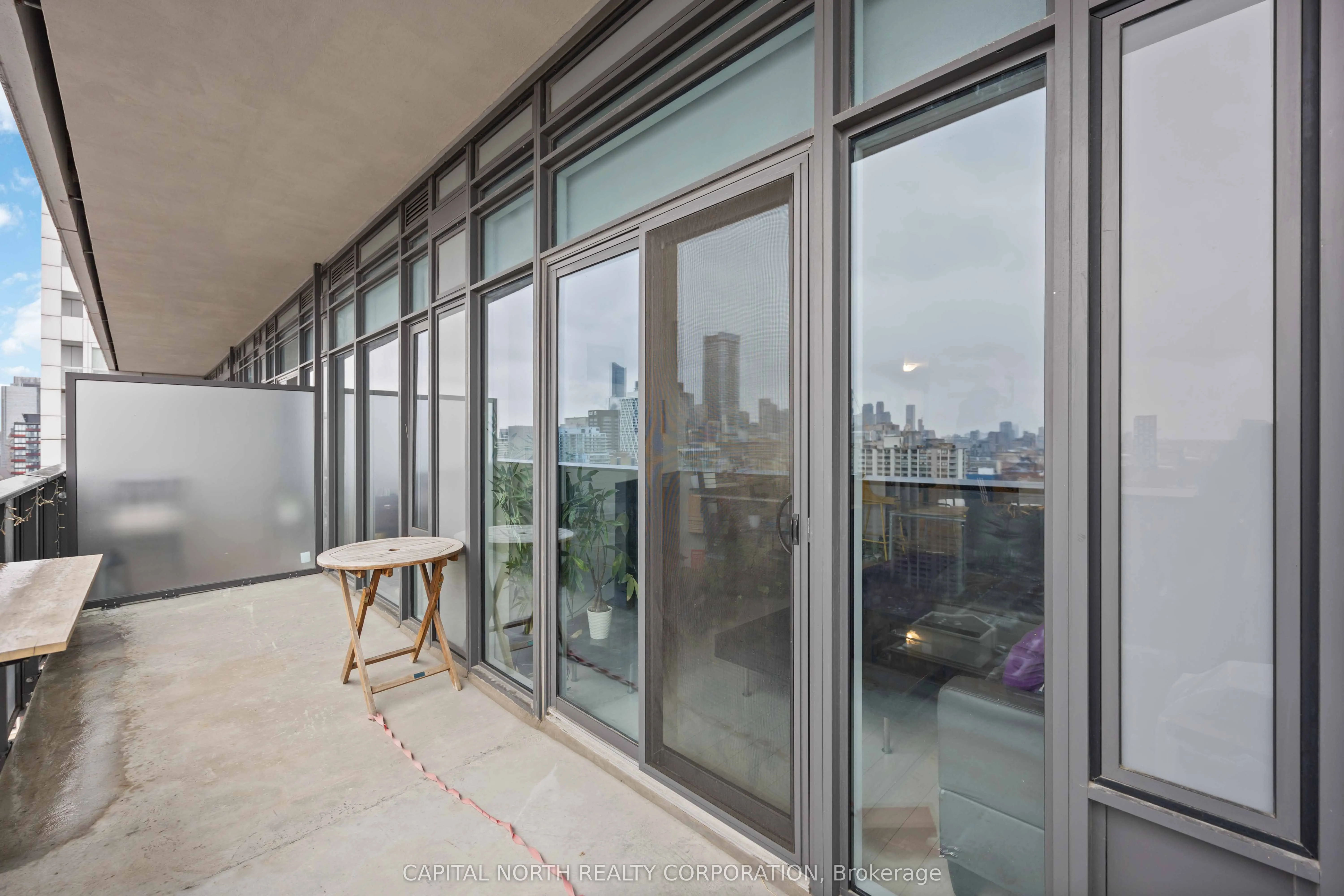 330 Richmond Street W, #2710