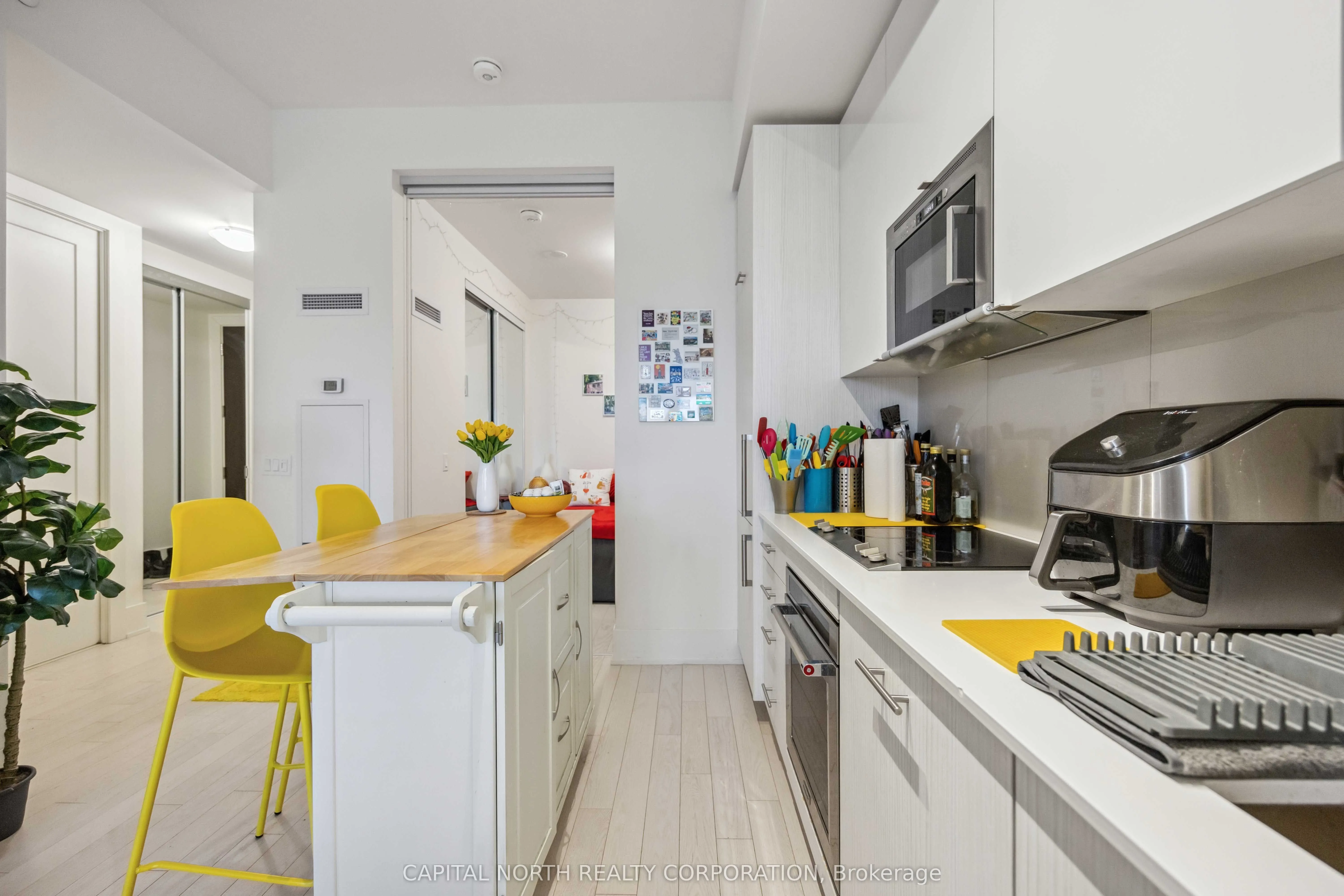 330 Richmond Street W, #2710