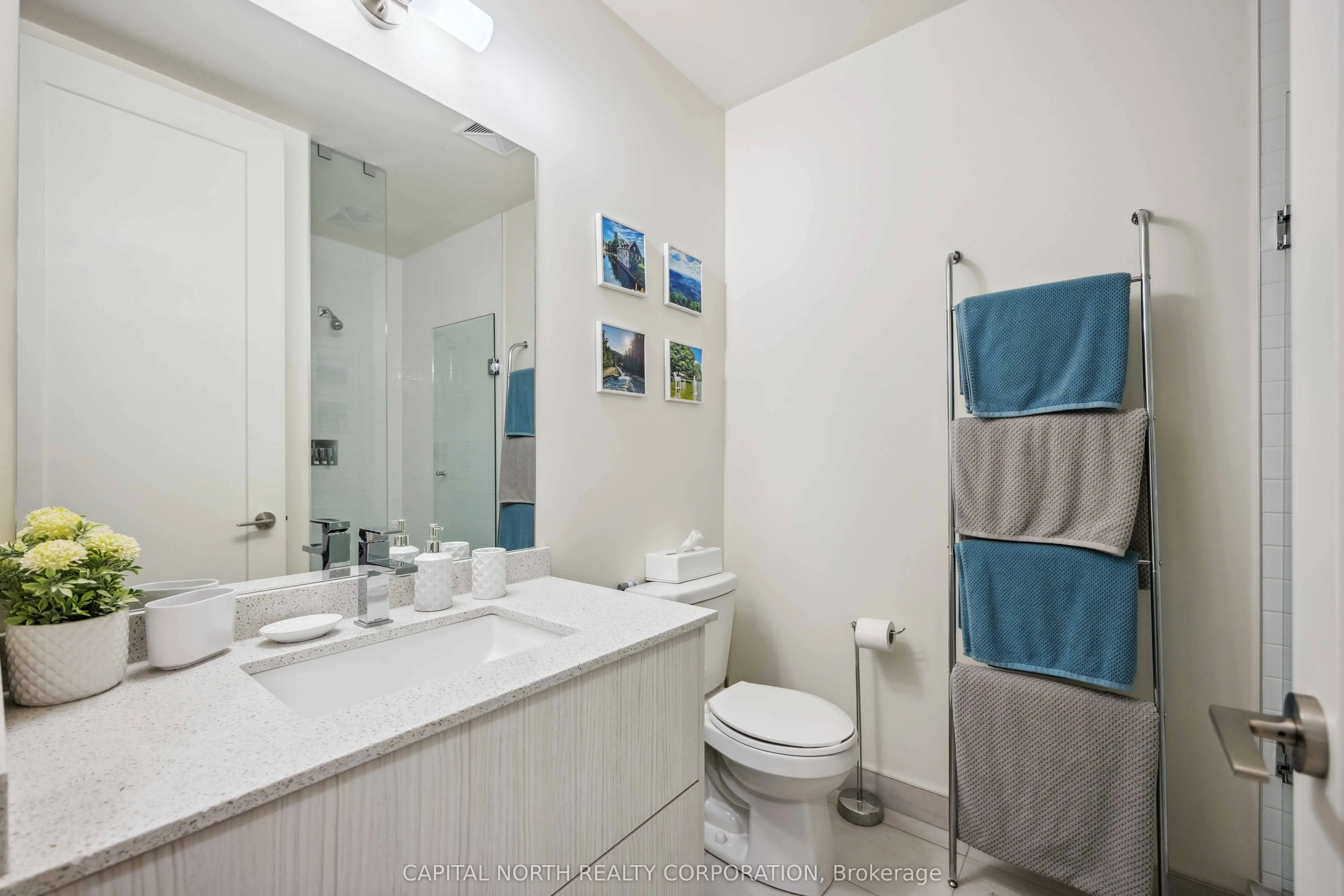 330 Richmond Street W, #2710