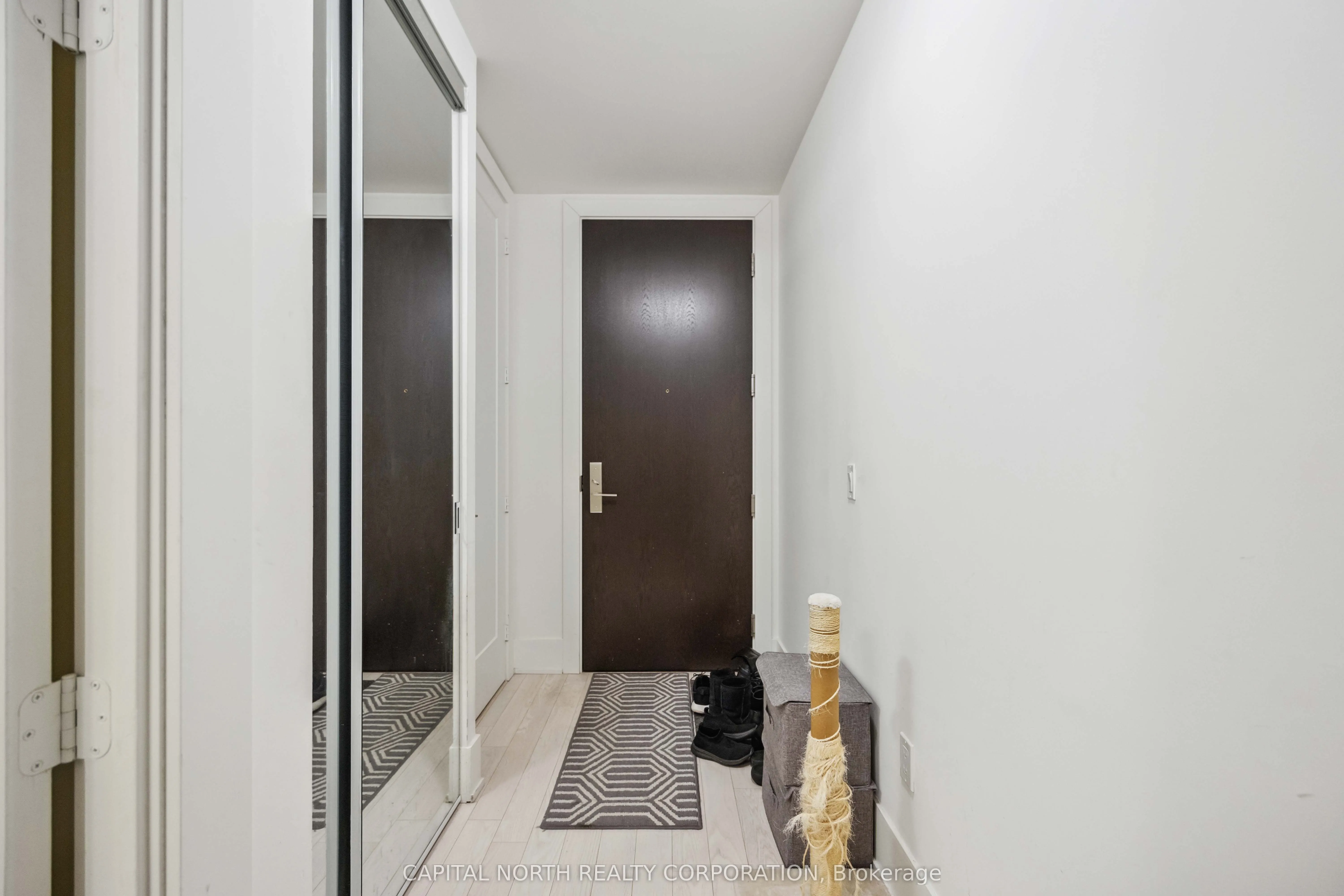 330 Richmond Street W, #2710