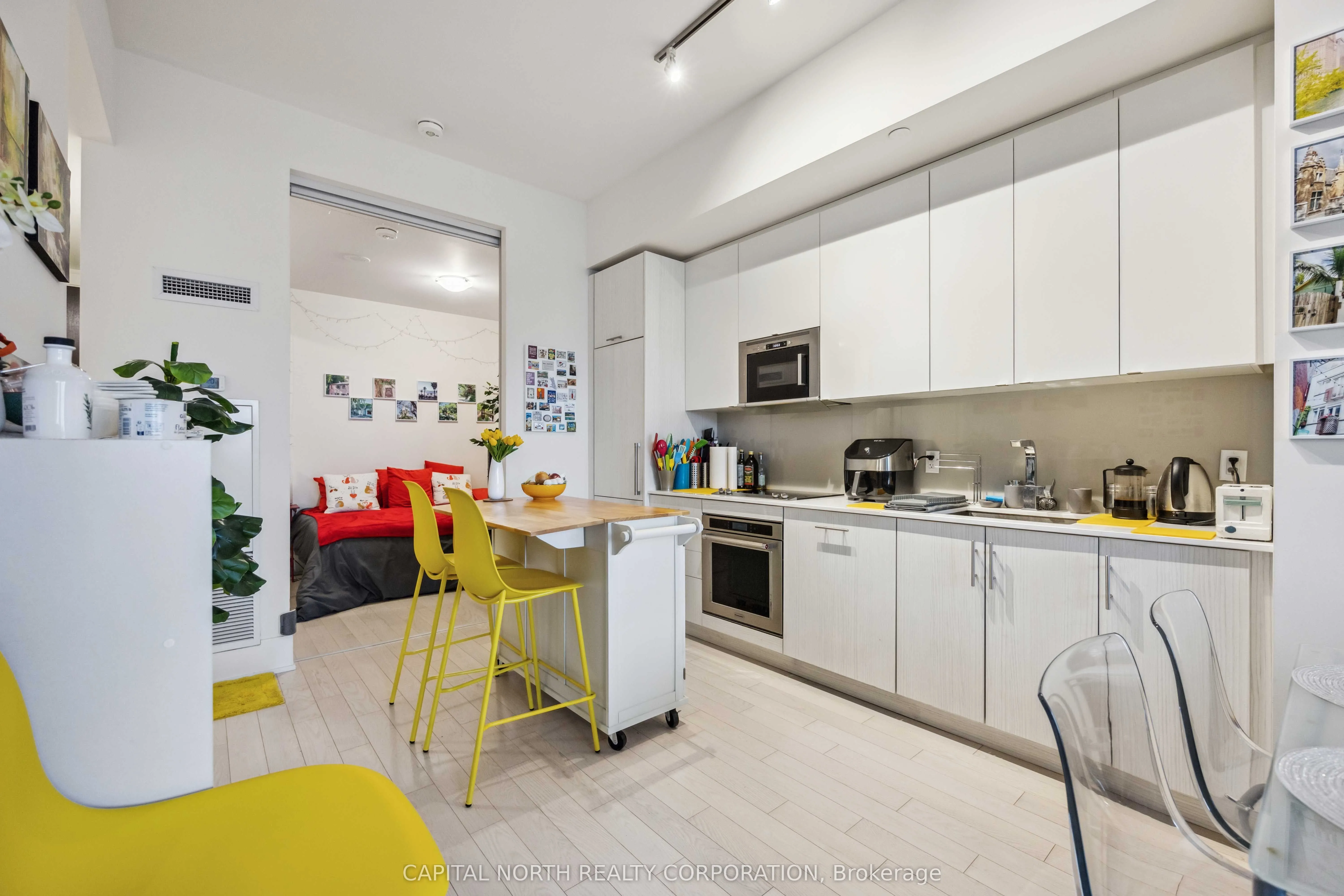 330 Richmond Street W, #2710