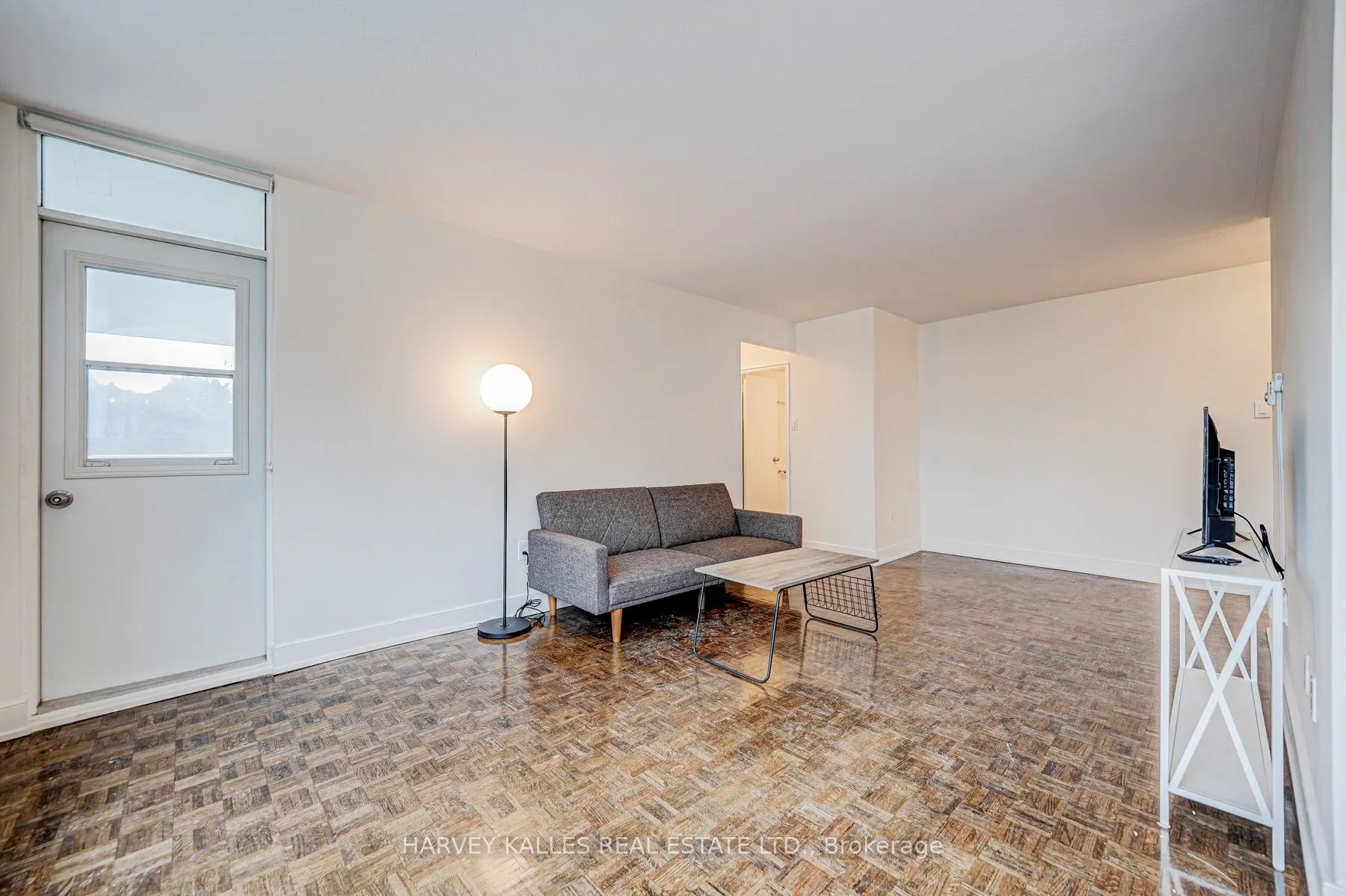 133 Erskine Avenue, #101