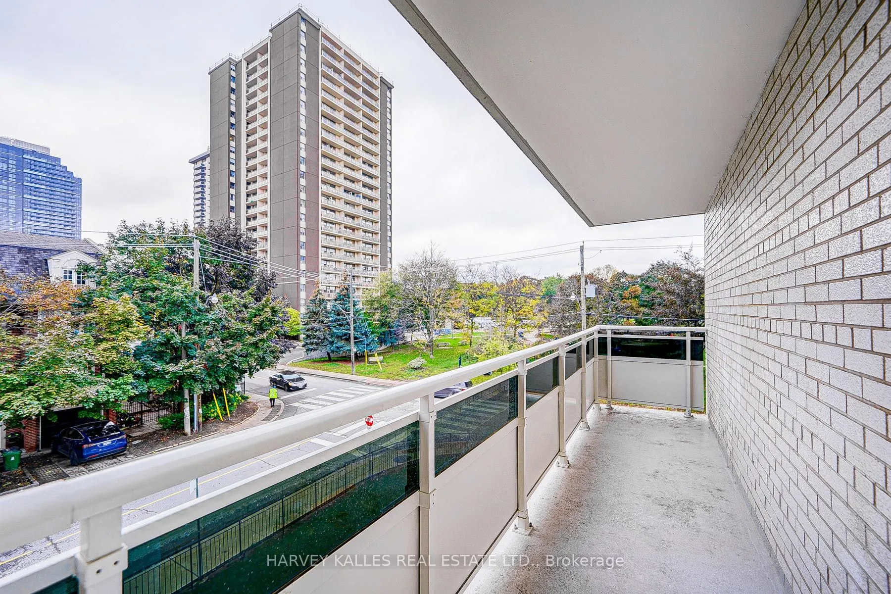 133 Erskine Avenue, #101