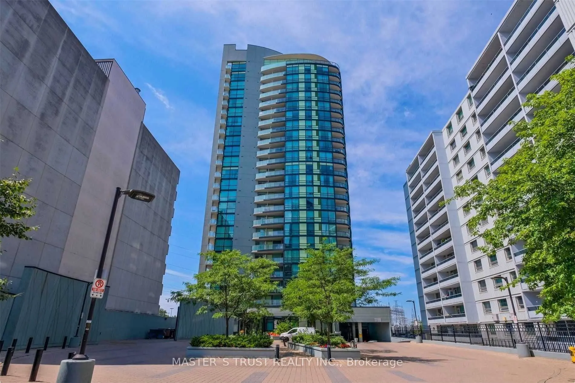 5740 Yonge Street, #304