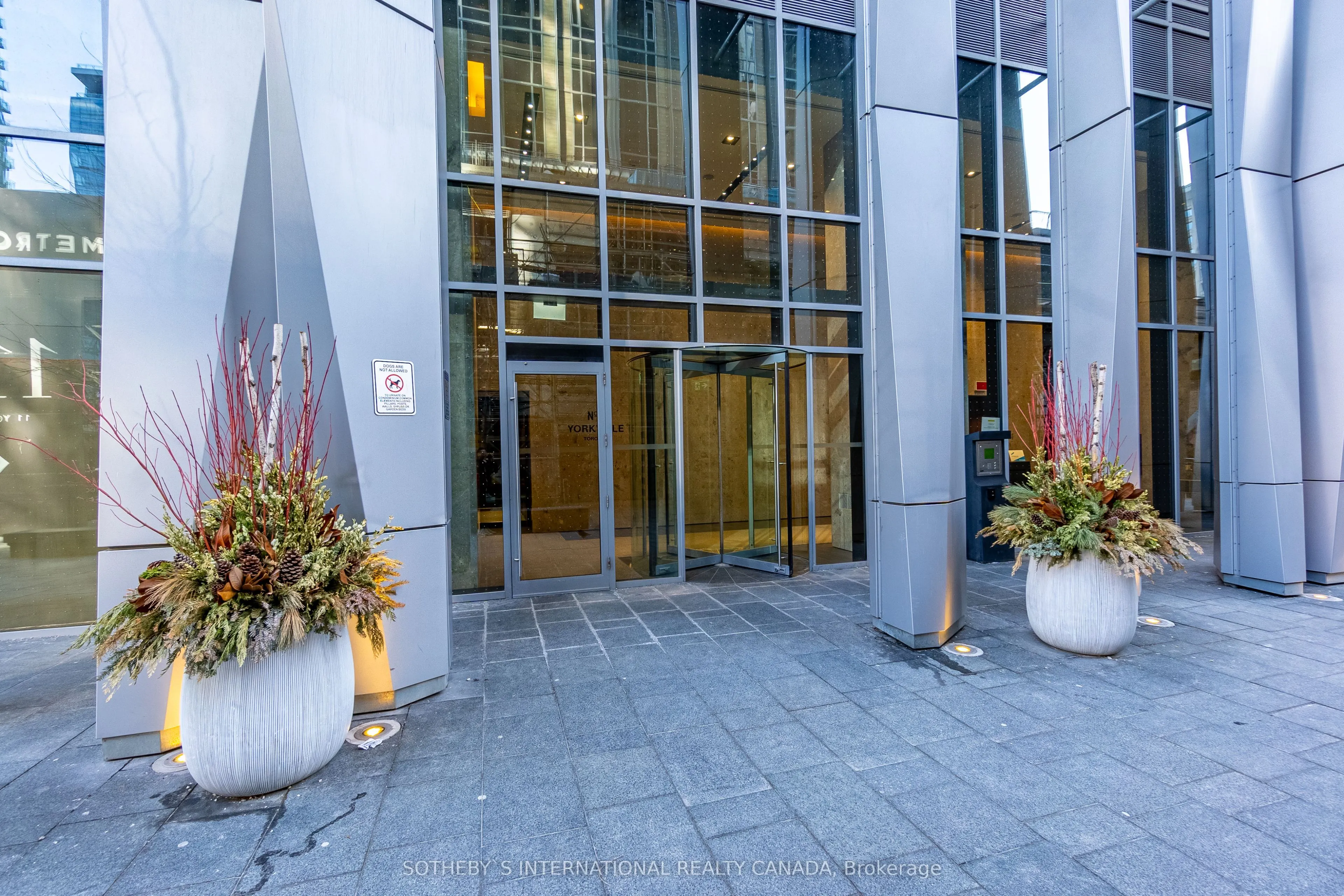 1 Yorkville Avenue #5405