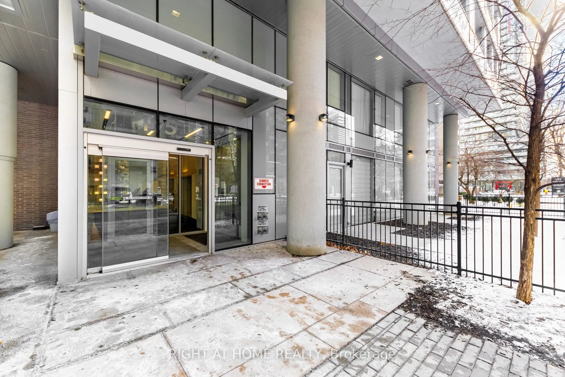 195 Redpath Avenue, #1910