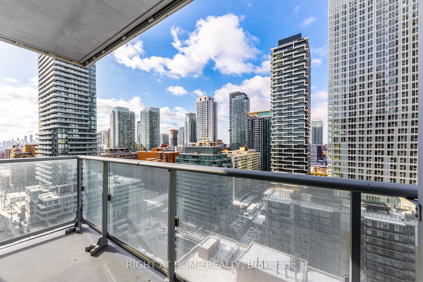 195 Redpath Avenue, #1910