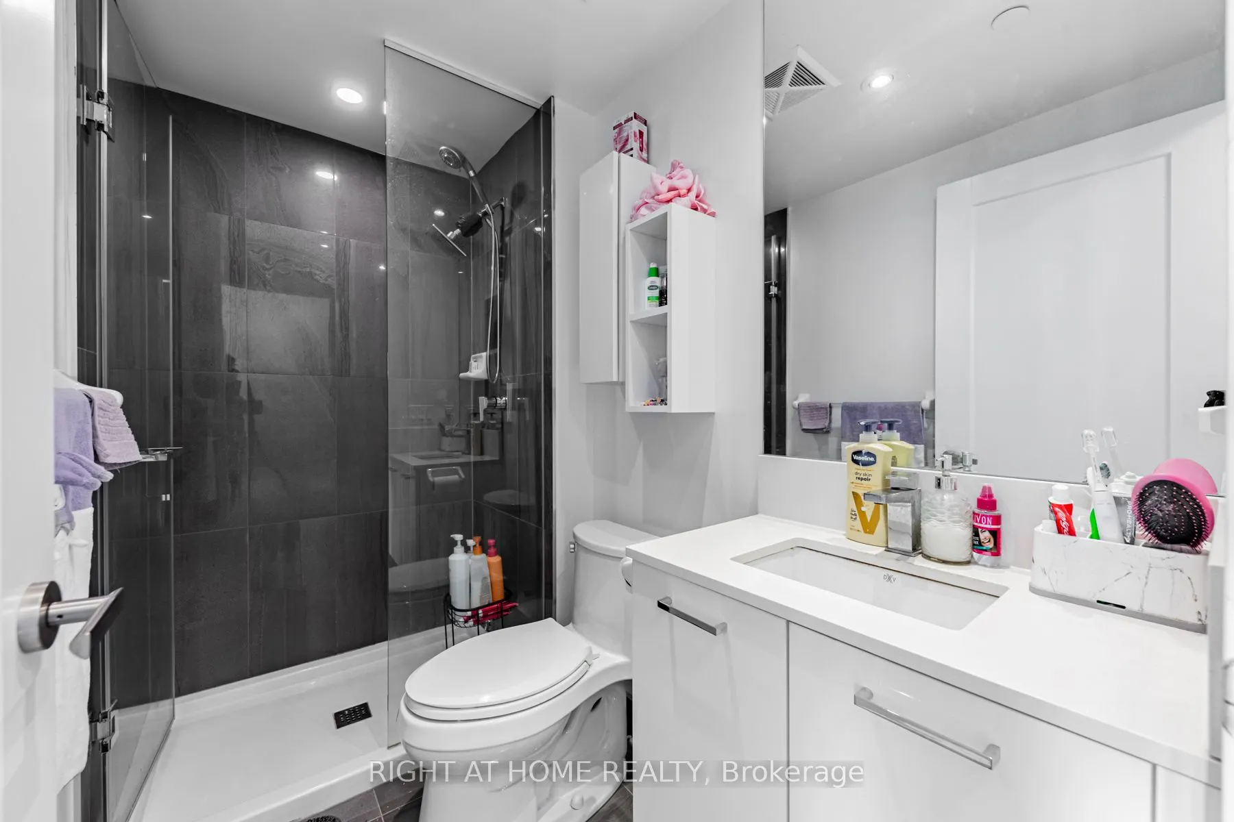195 Redpath Avenue, #1910