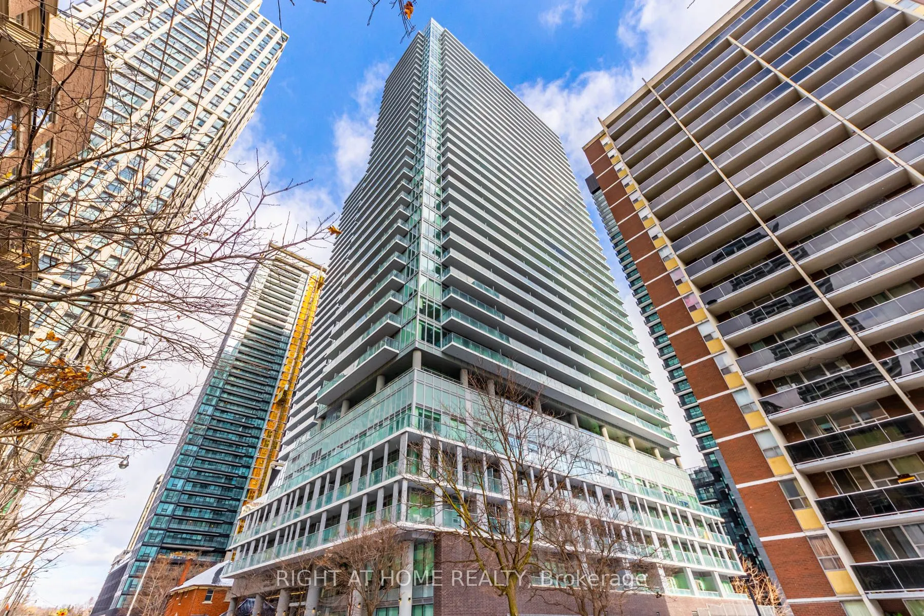 195 Redpath Avenue, #1910