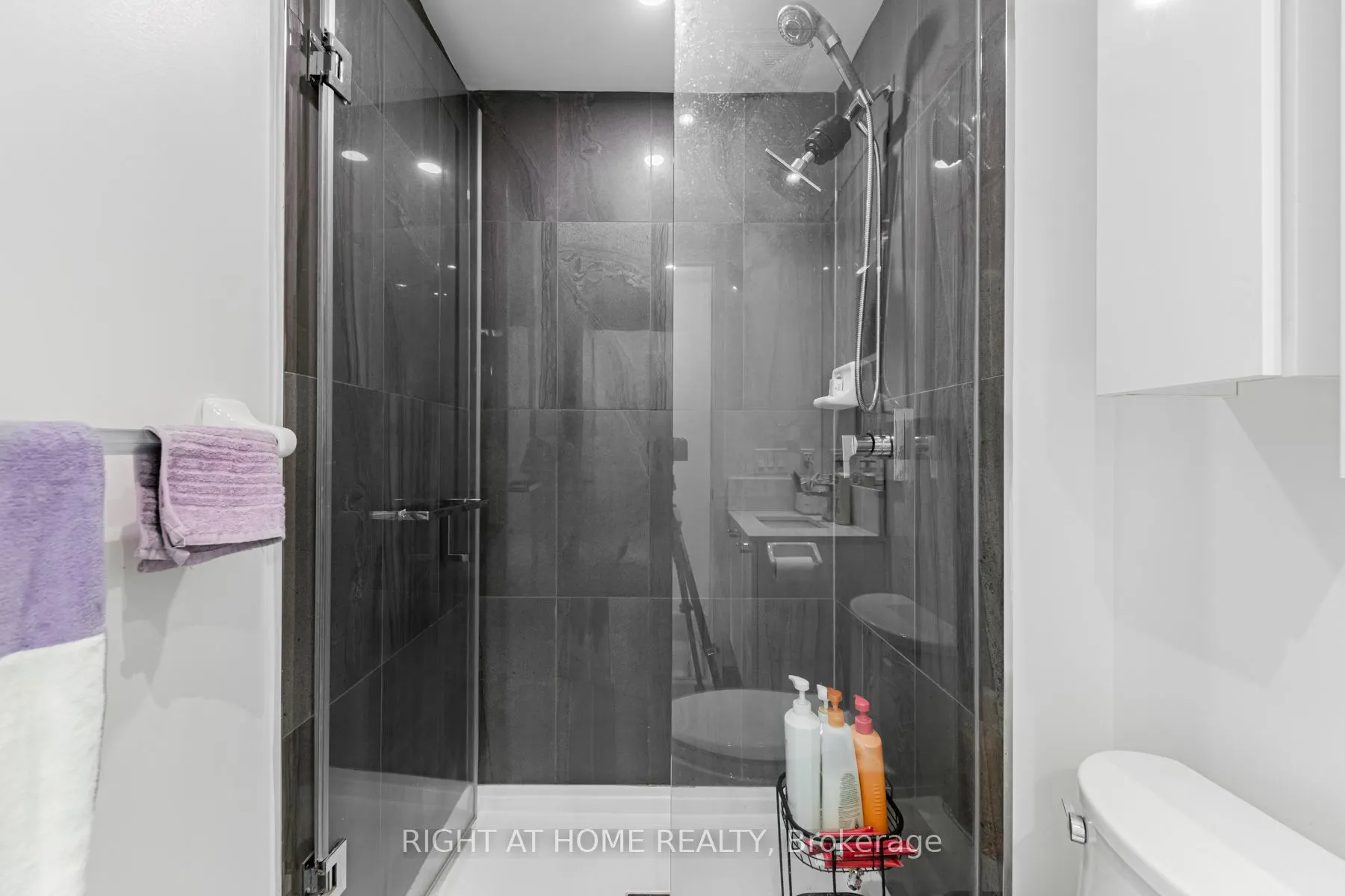 195 Redpath Avenue, #1910