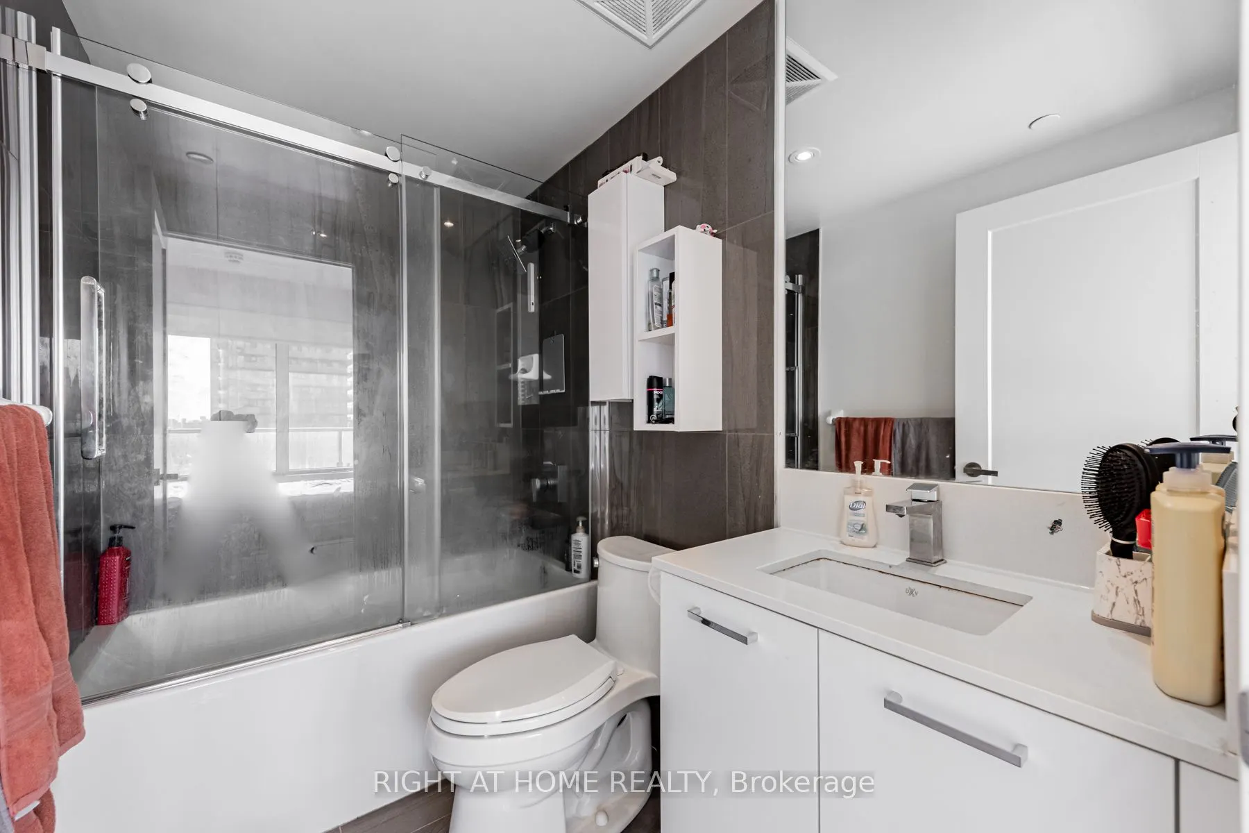 195 Redpath Avenue, #1910
