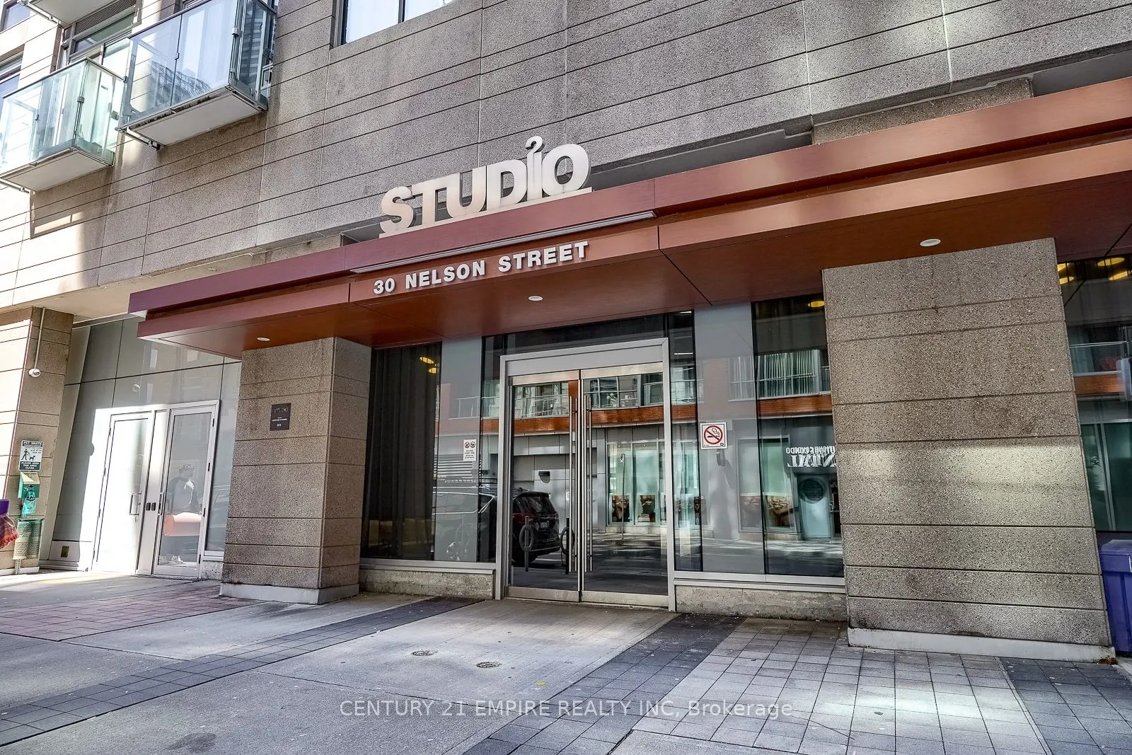 30 Nelson Street #325
