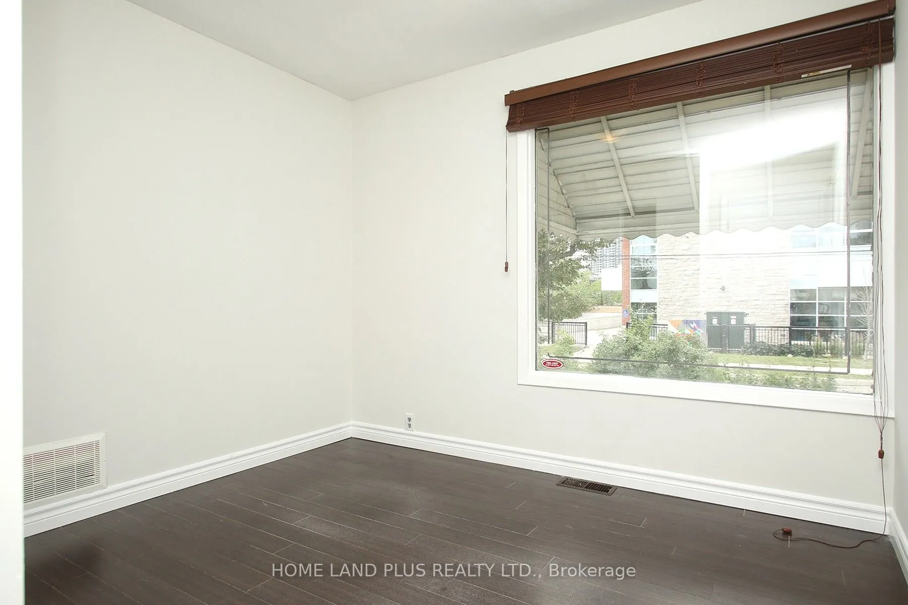 189 Maplehurst Avenue, #Mainfl