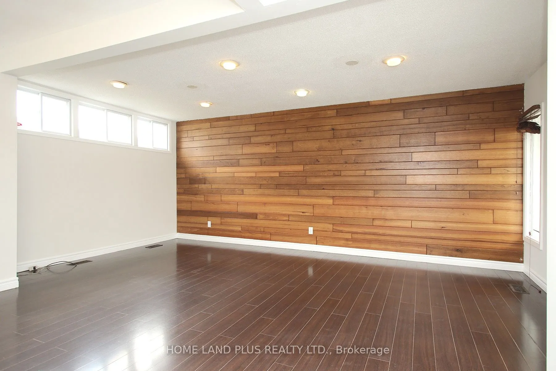 189 Maplehurst Avenue, #Mainfl