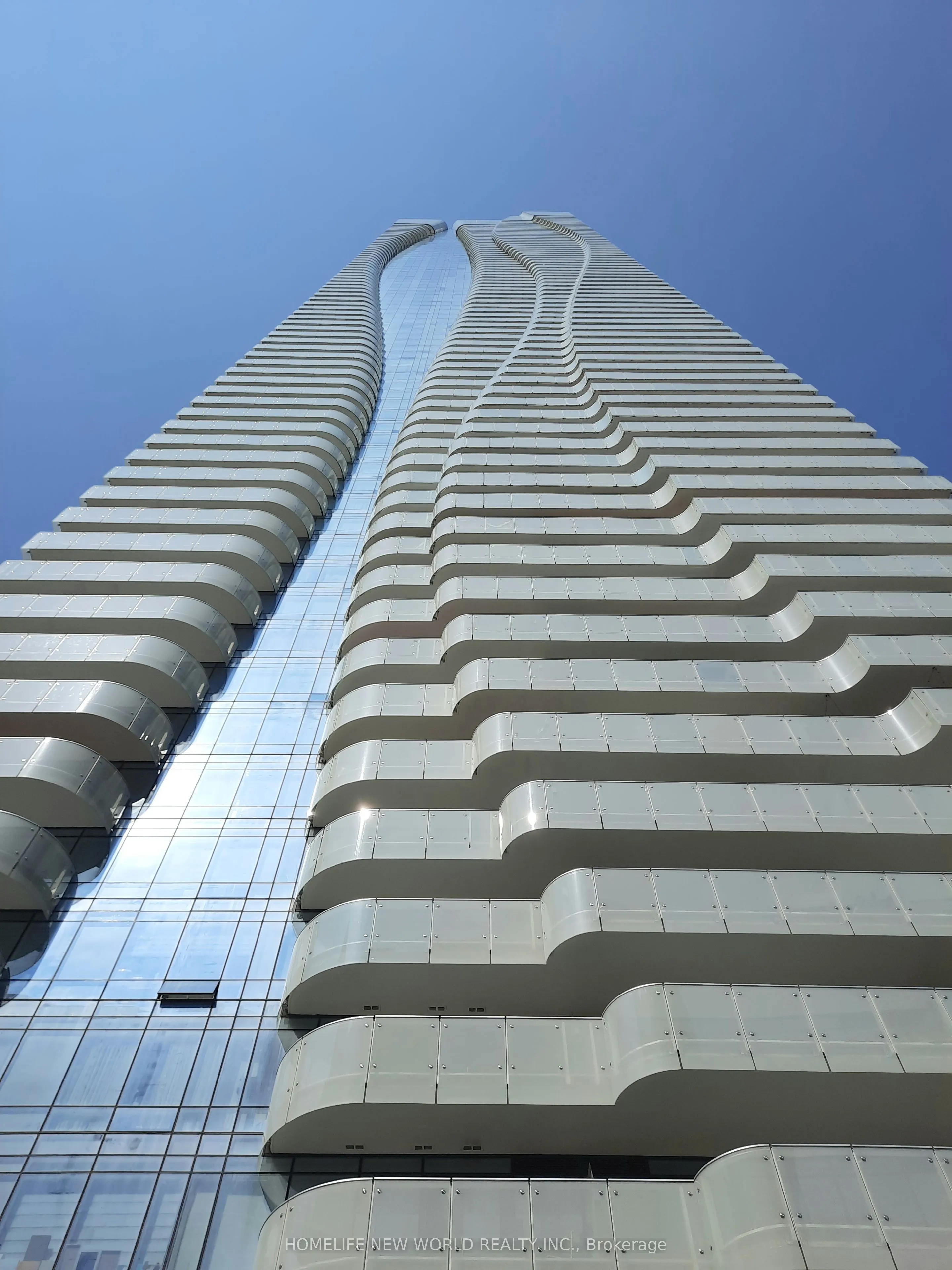 1 Bloor Street E #6902