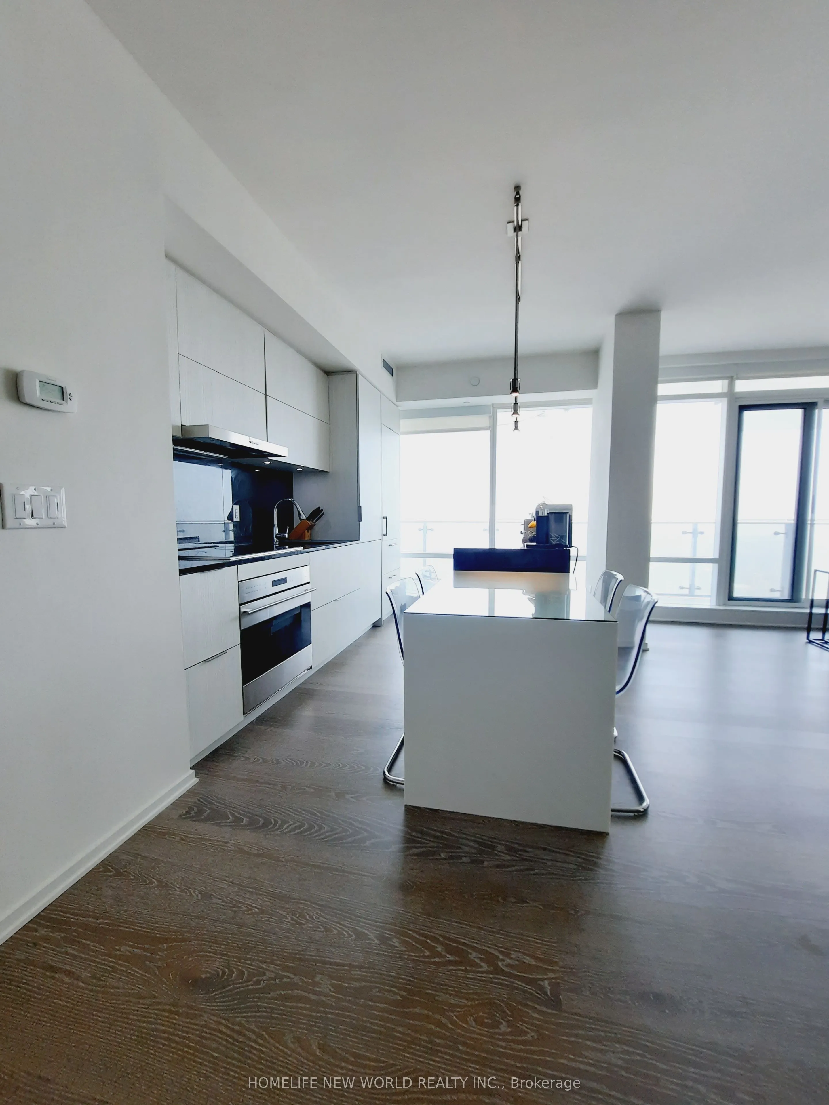 1 Bloor Street E #6902