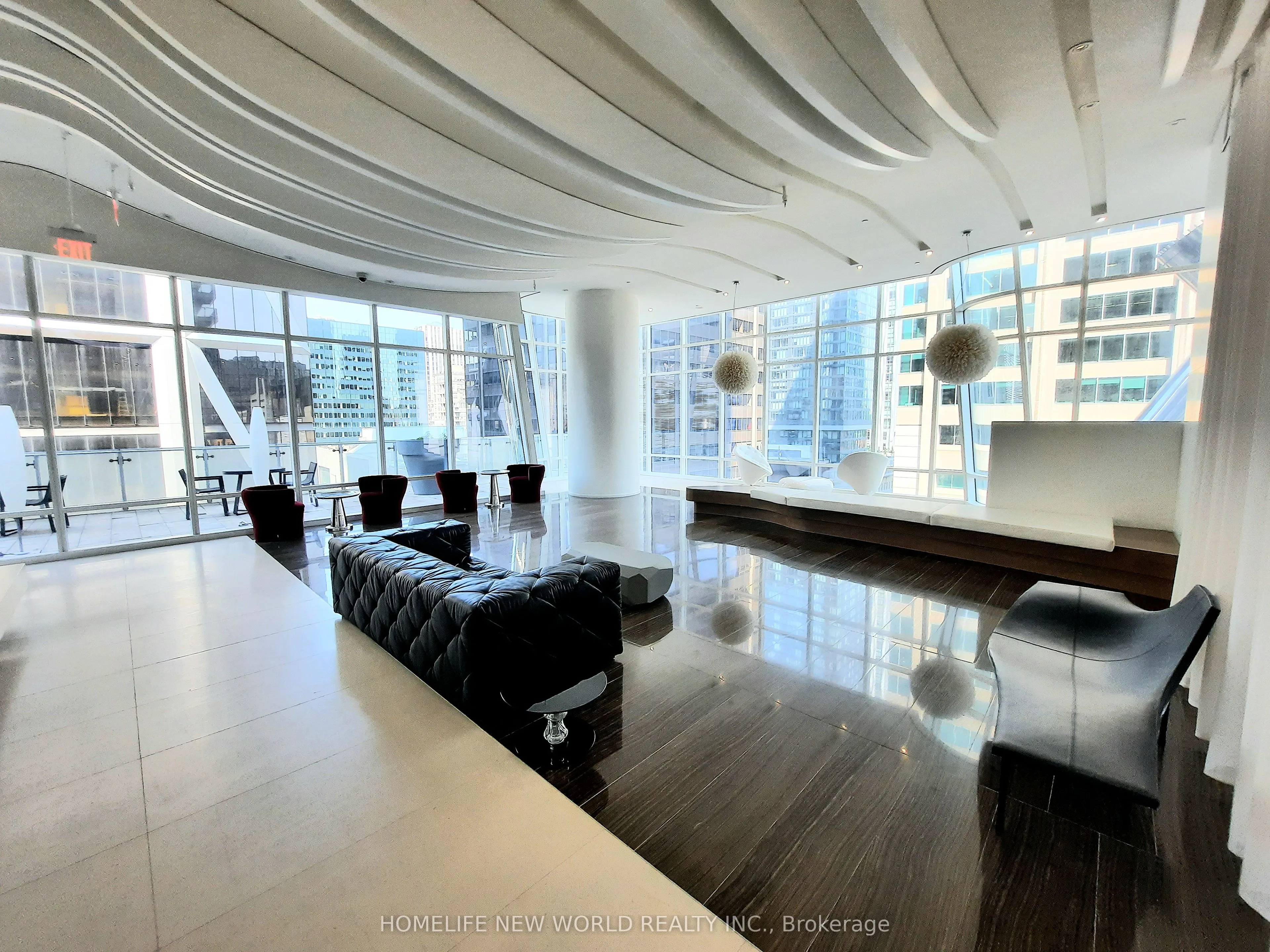 1 Bloor Street E #6902