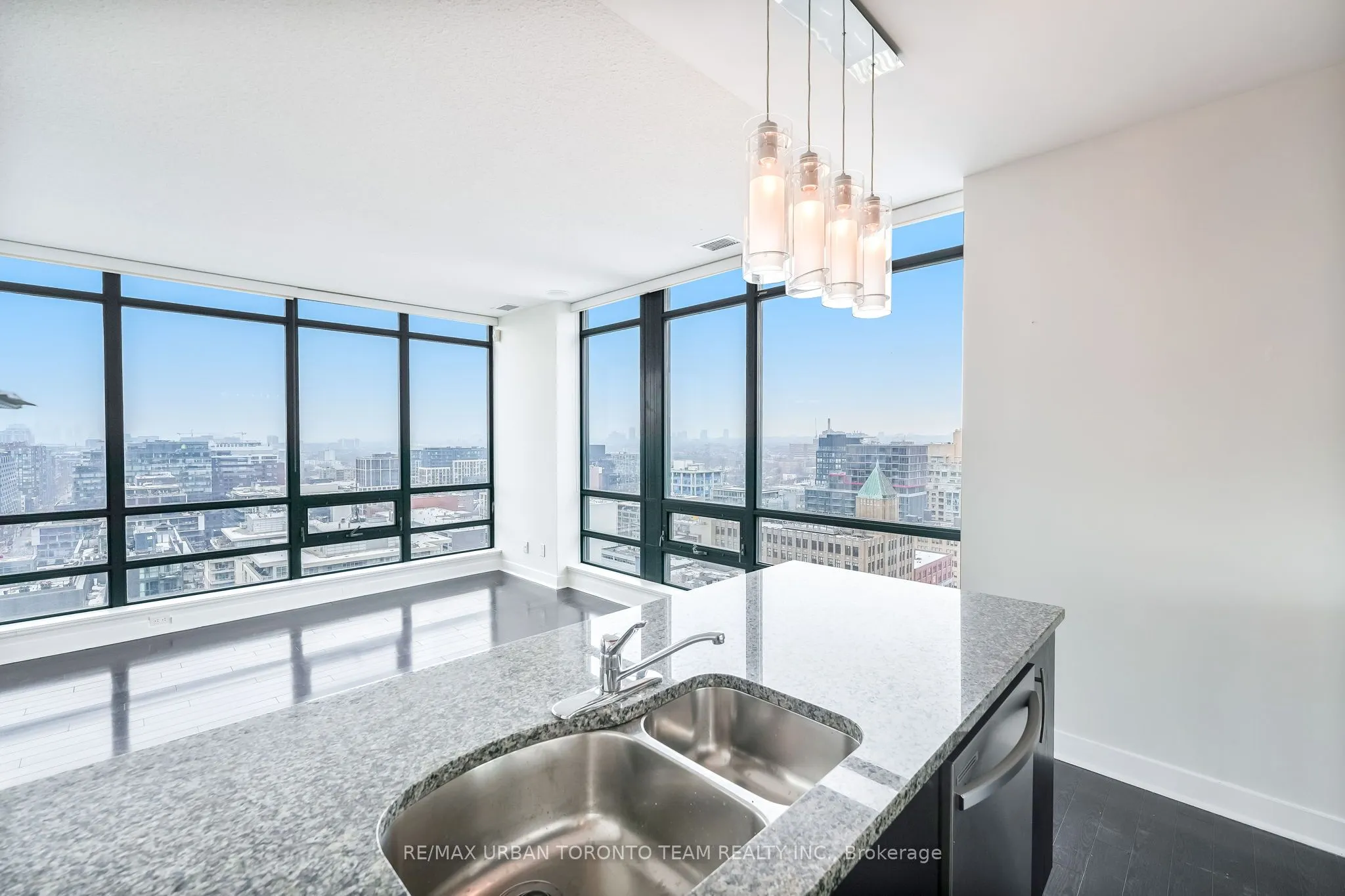 438 King Street W, #Ph03