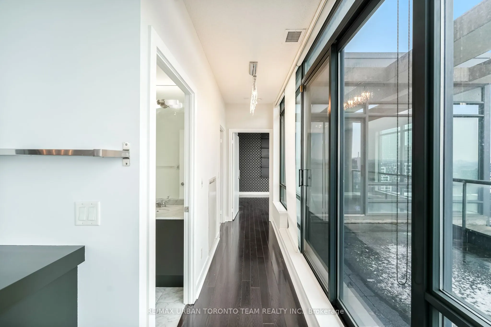 438 King Street W, #Ph03